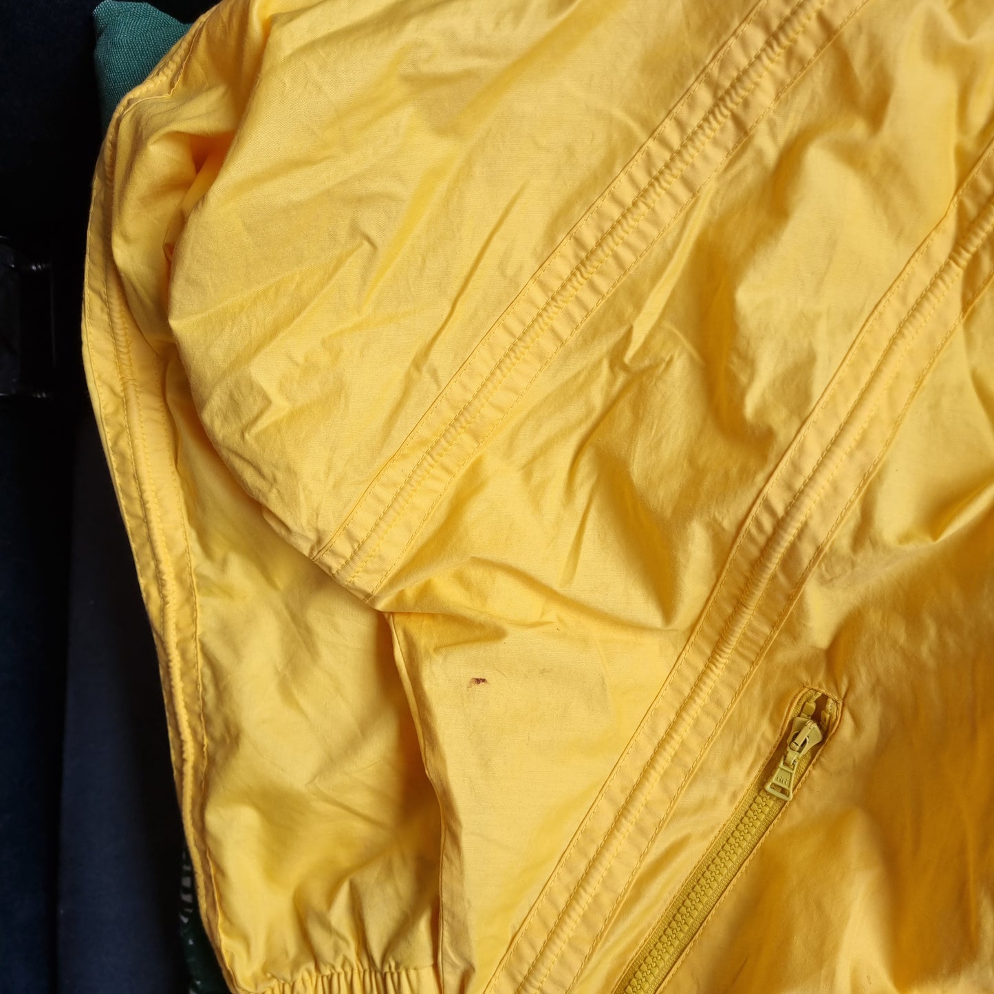 Ellesse 90s tussenjas maat M