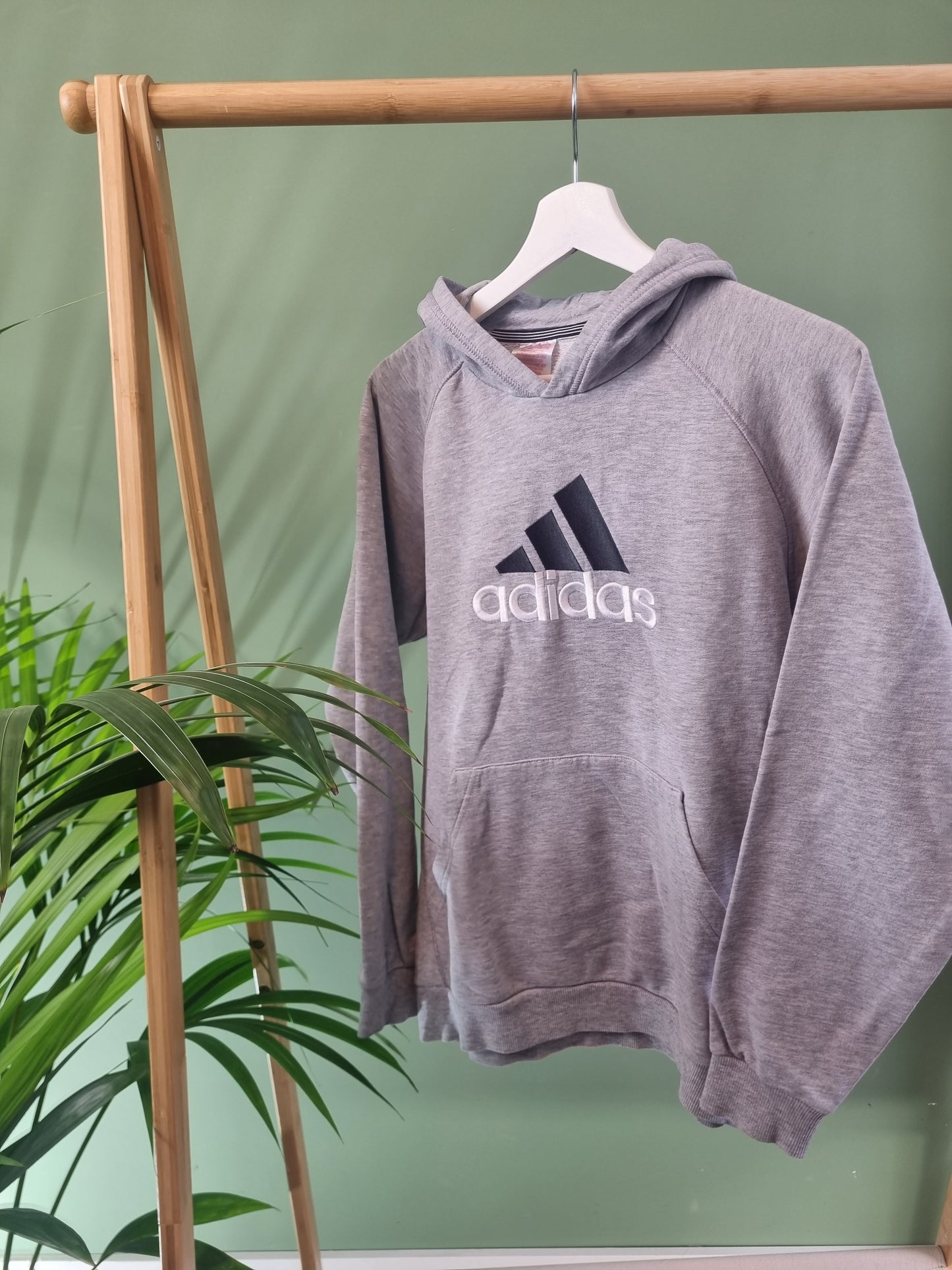 Adidas front logo hoodie maat S