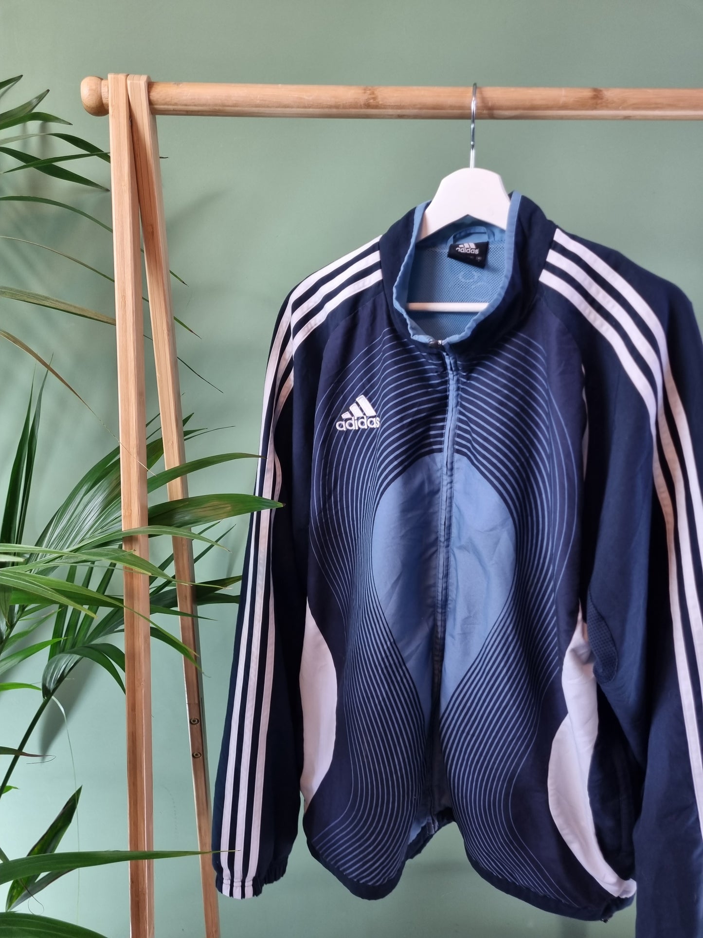 Adidas tussenjas maat XL