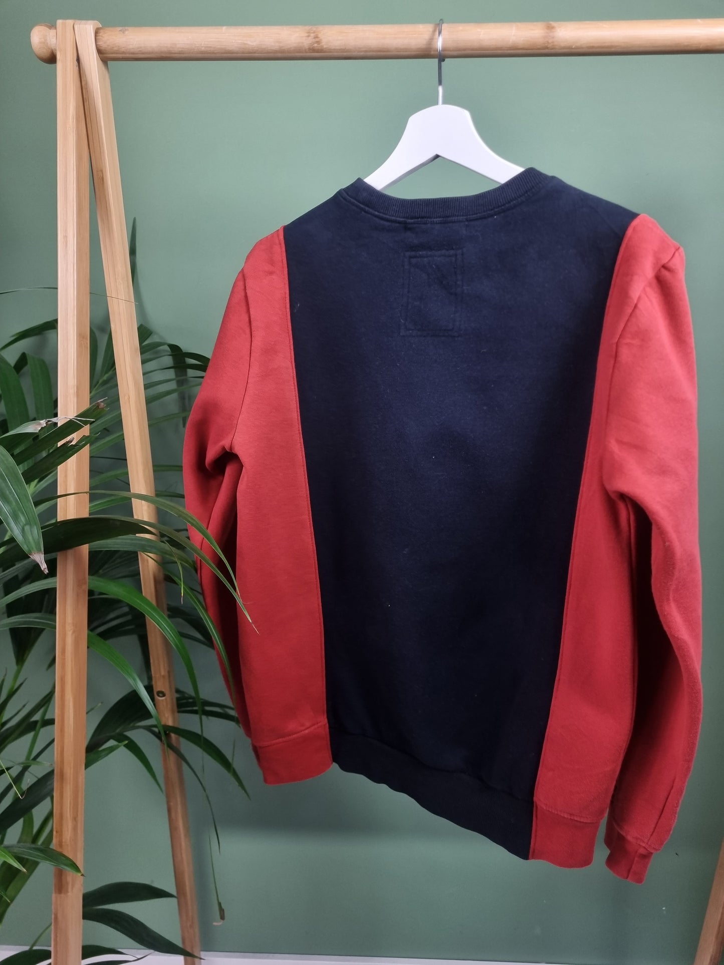 Nike rework spell out sweater maat S