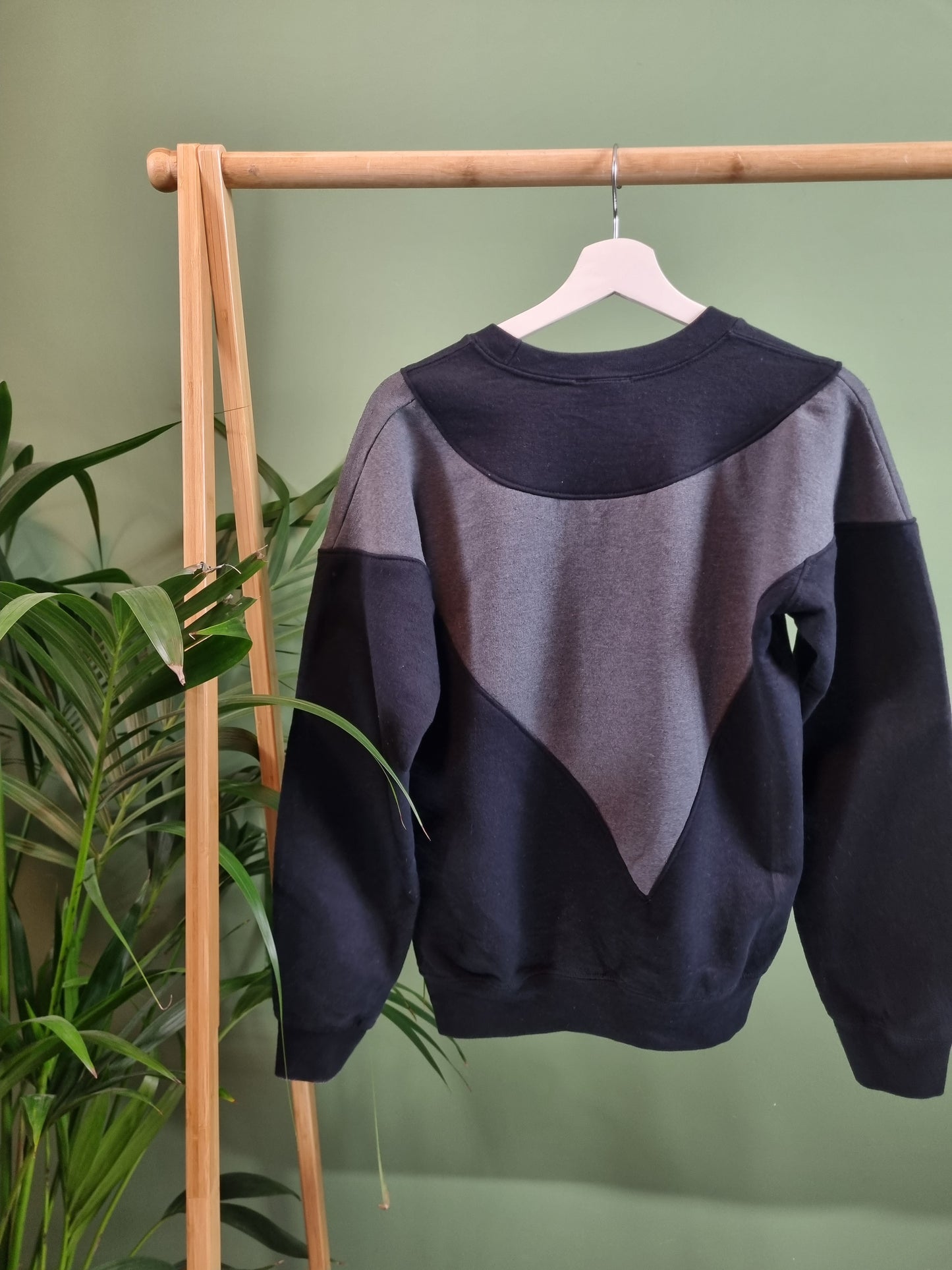 Adidas 90s equipment rework sweater maat S