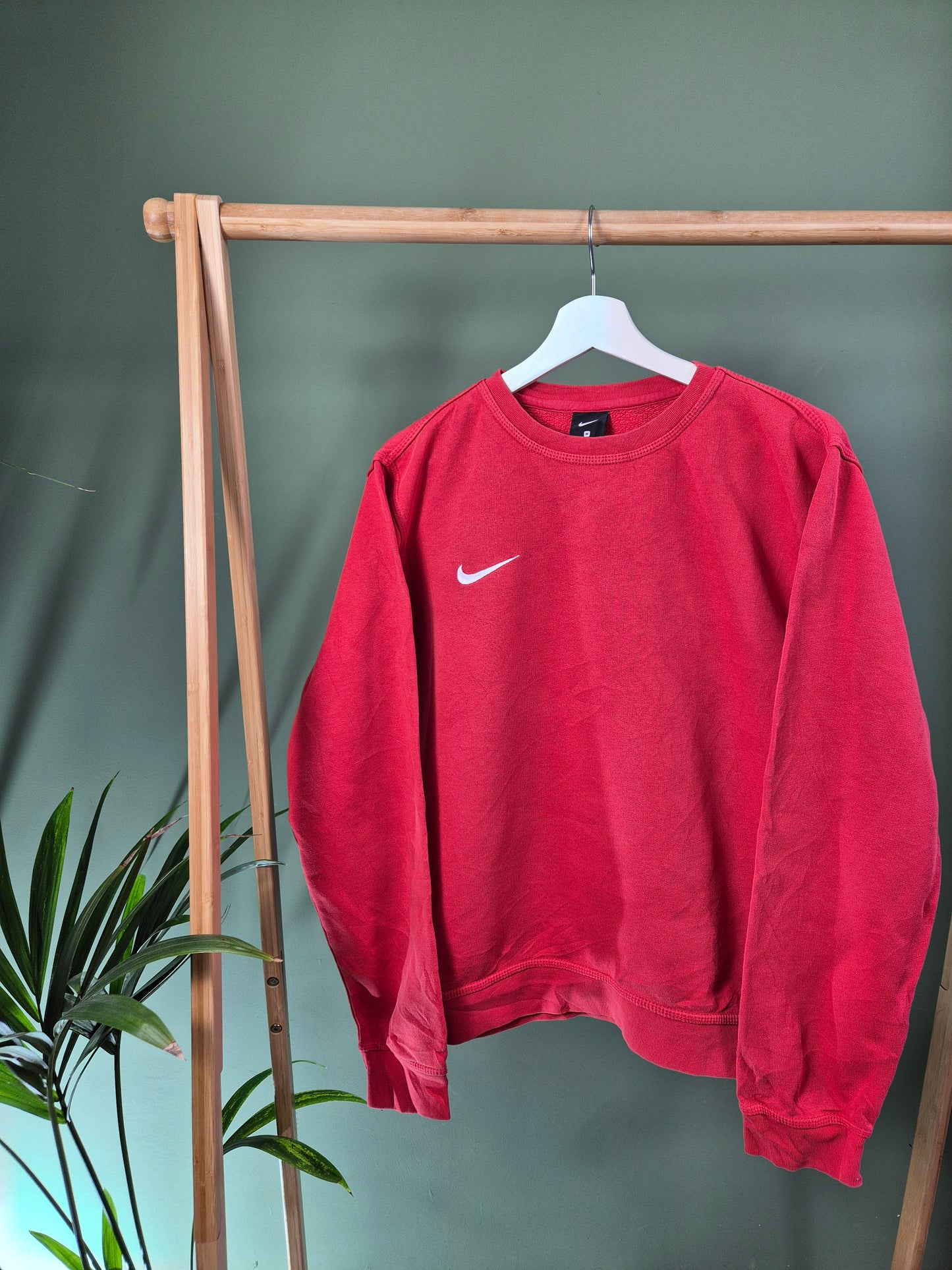 Nike chest swoosh sweater maat M