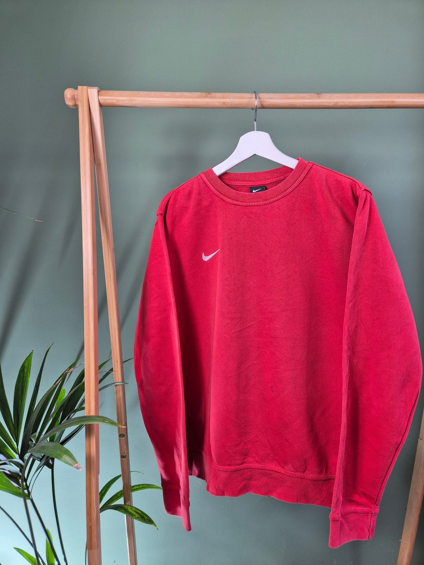Nike chest swoosh sweater maat L