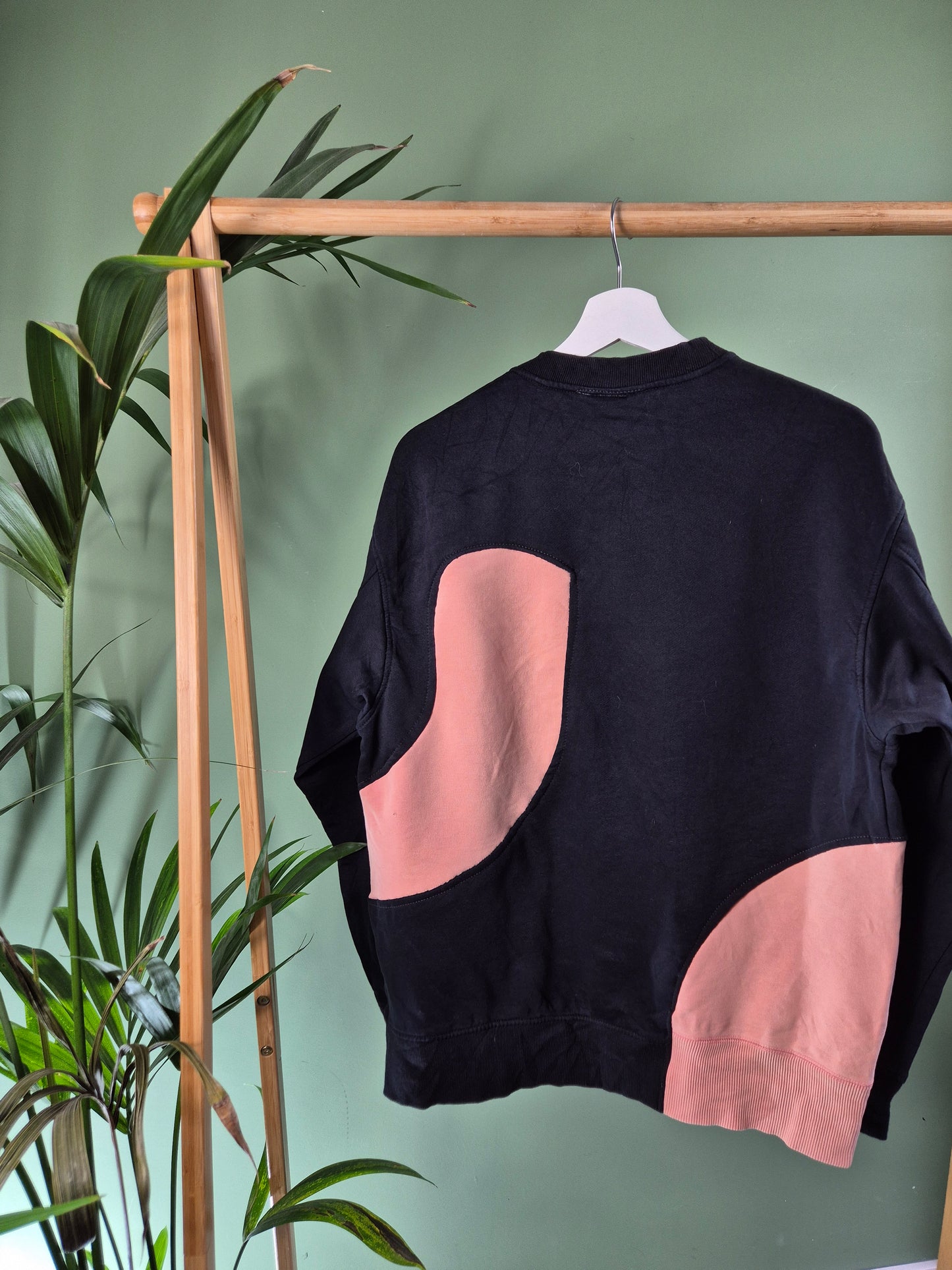 Nike chest swoosh rework sweater maat M