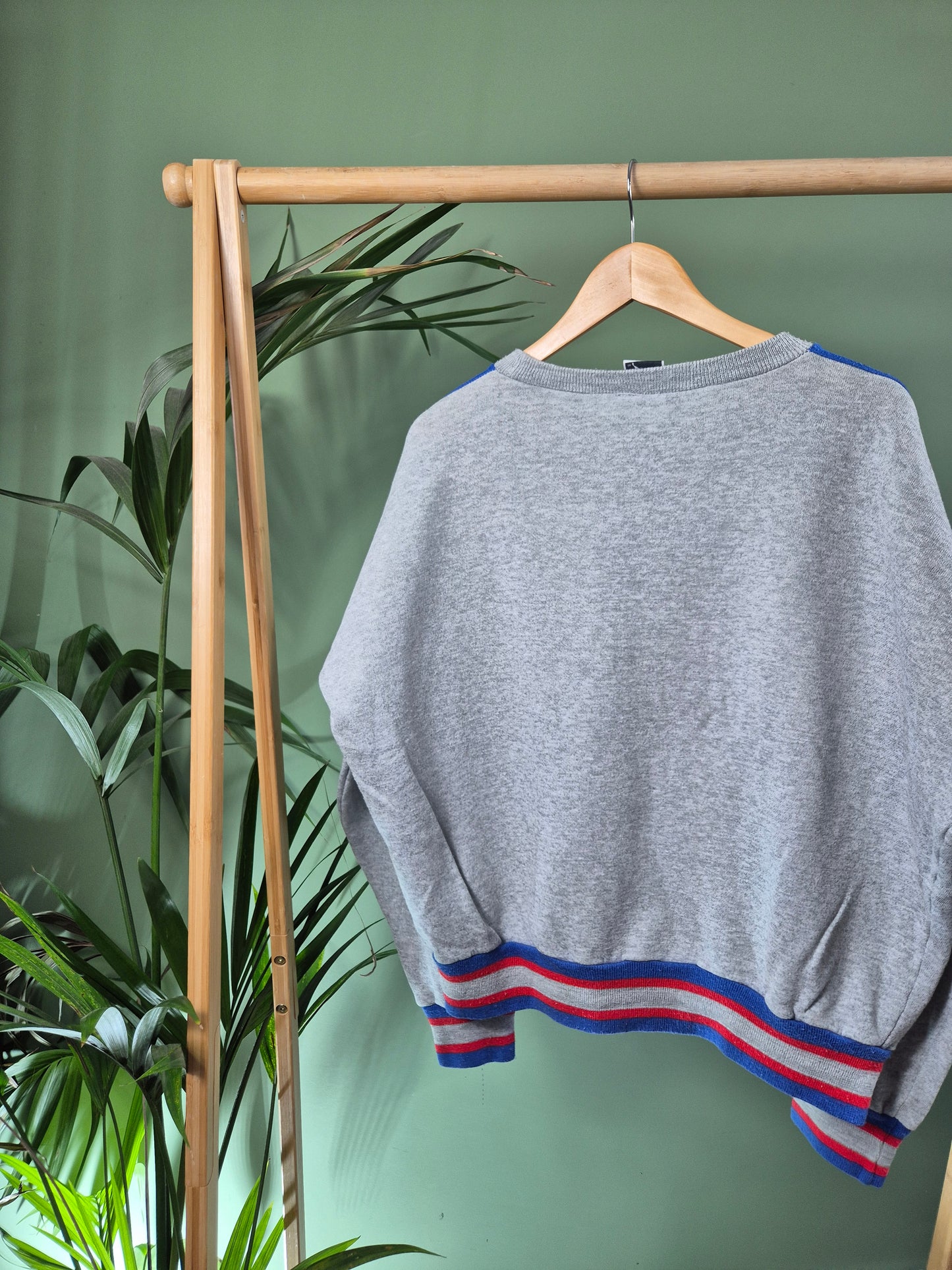 Puma 80s chest logo sweater maat XL