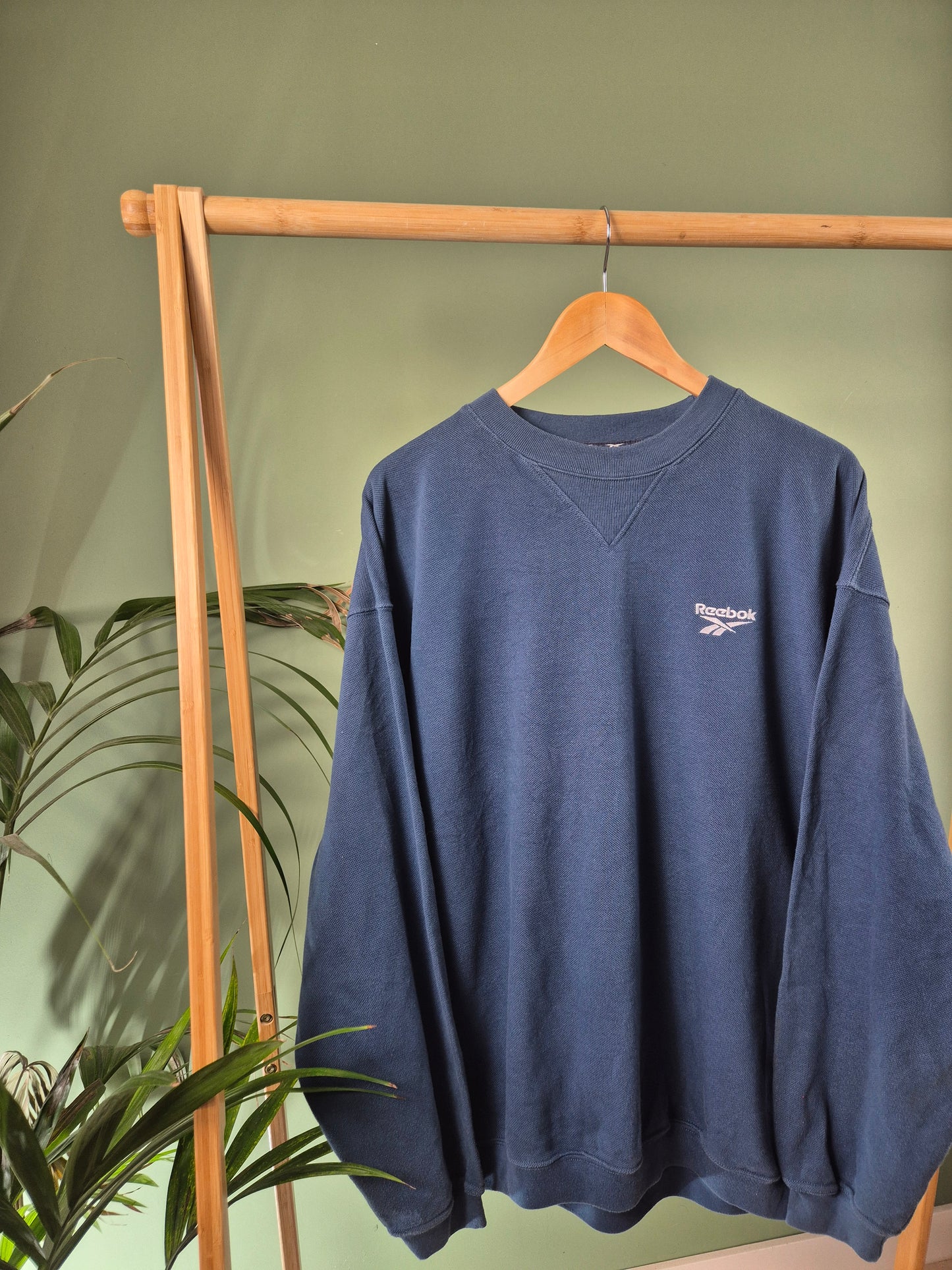 Reebok chest logo sweater maat XL