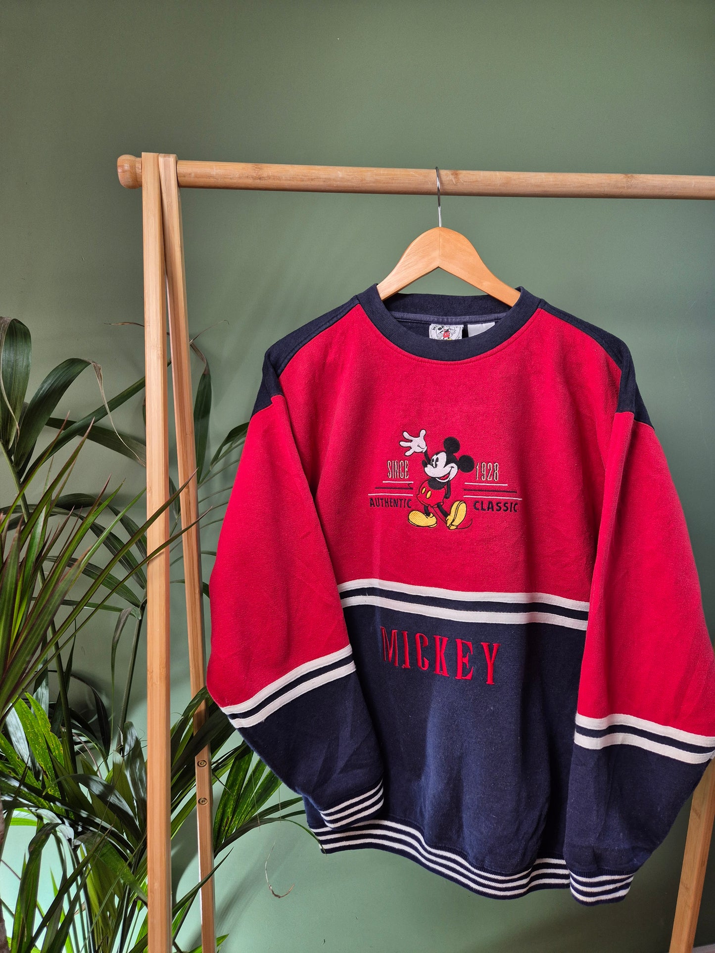 Disney Mickey Mouse sweater maat L