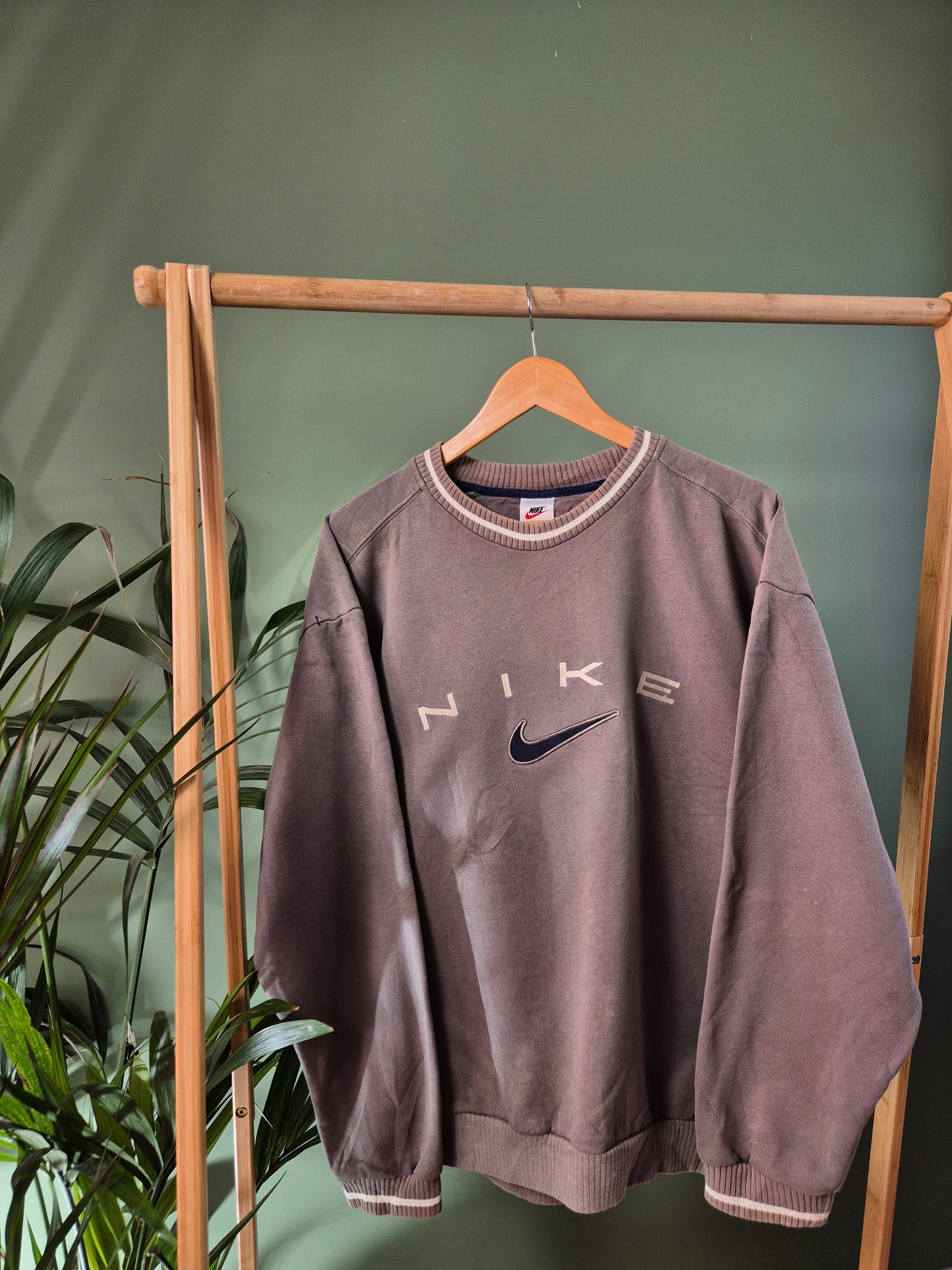 Nike 90s spell out sweater maat M