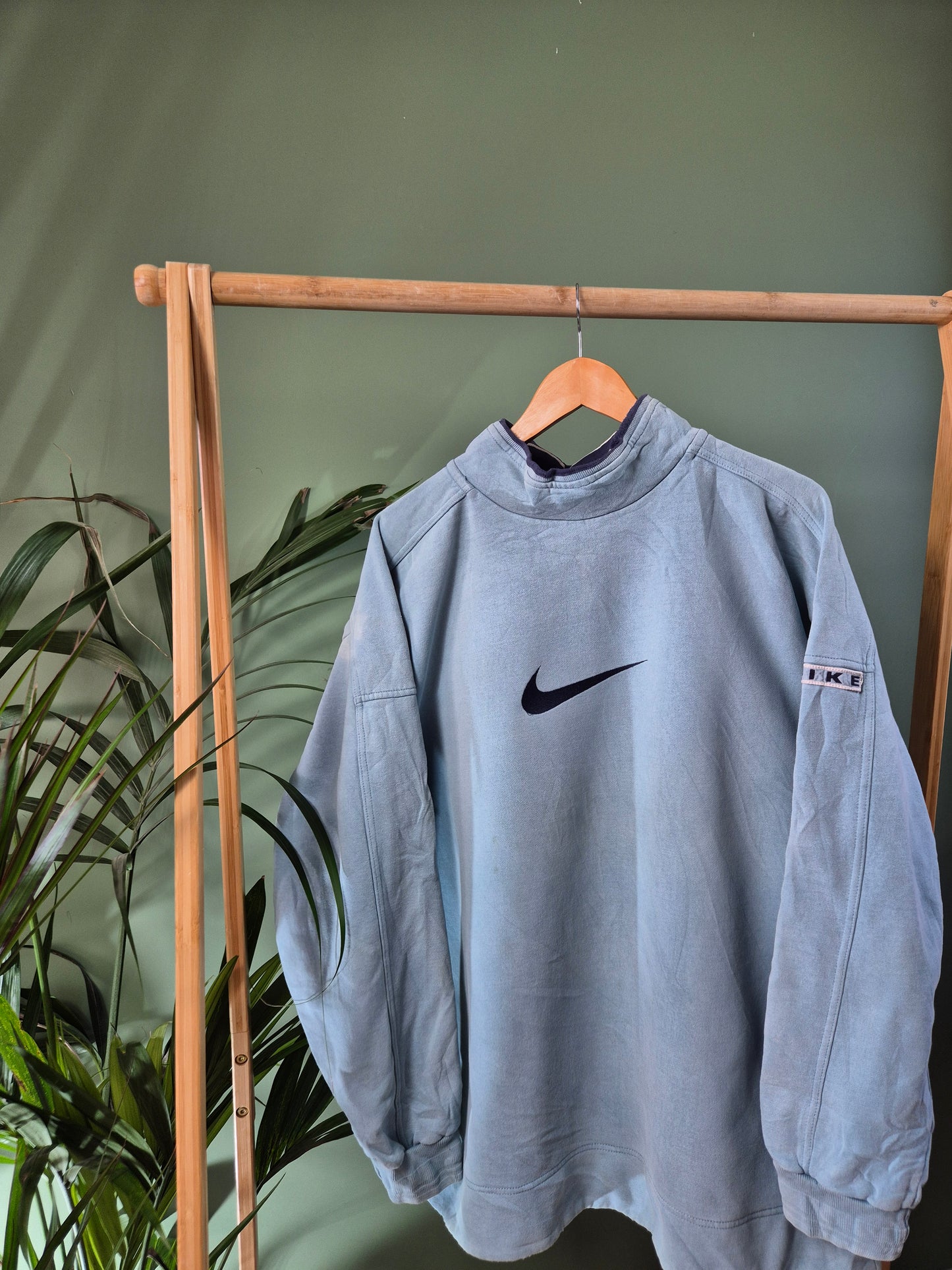 Nike 90s front swoosh sweater maat XL
