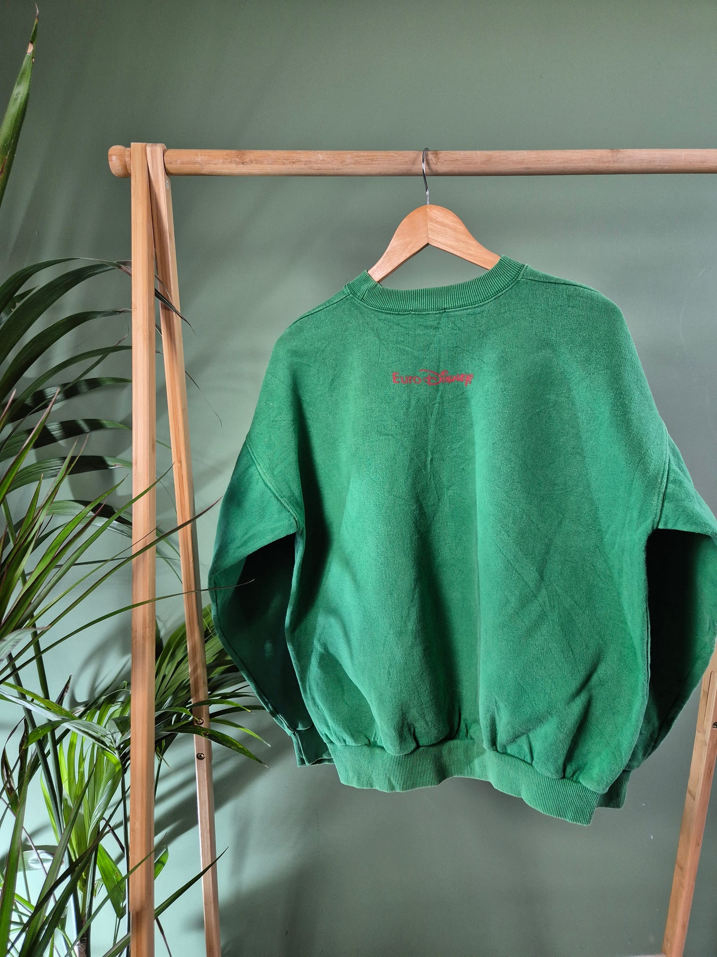 Disney Mickey 90s sweater maat L