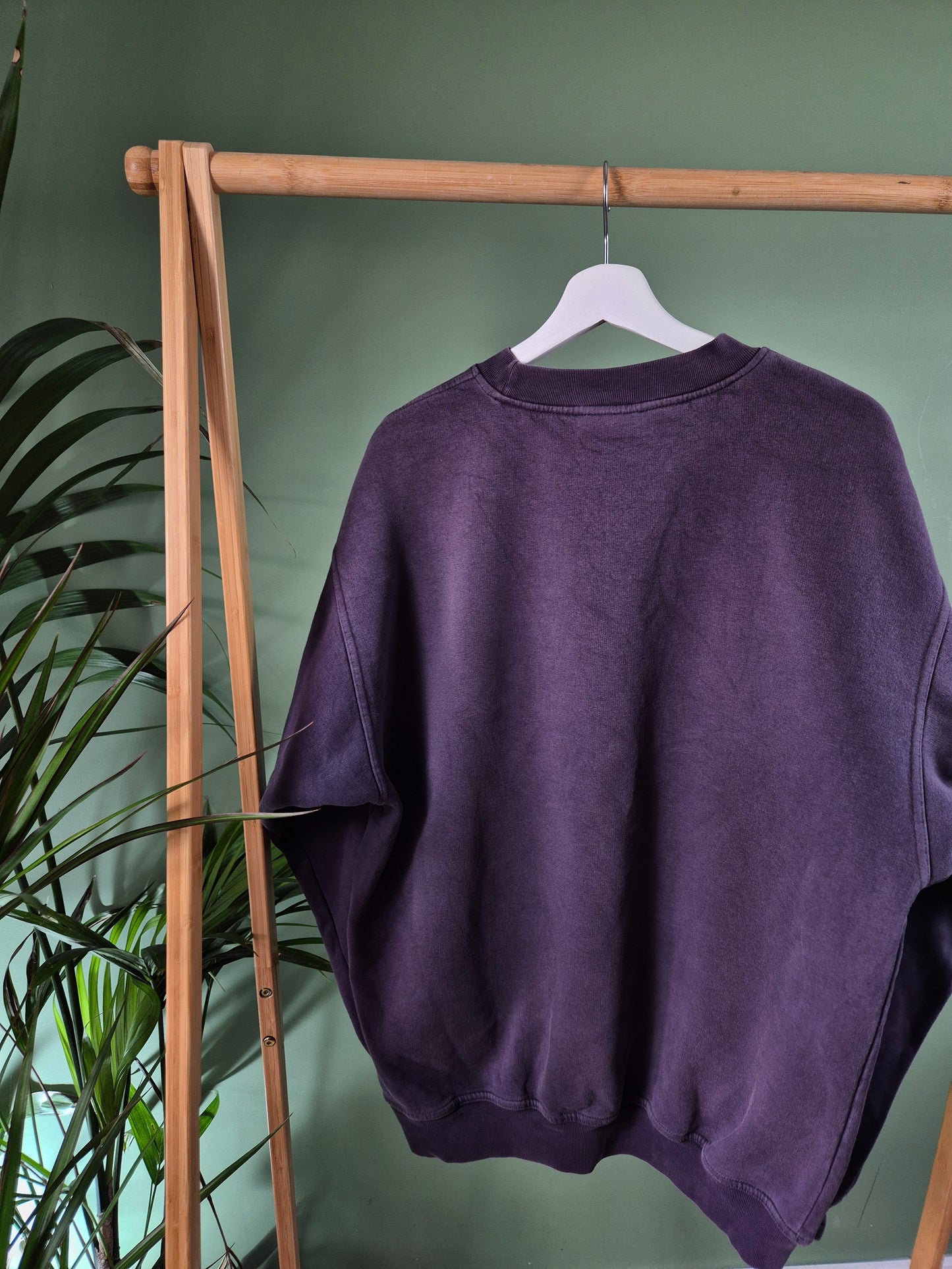 Adidas 90s chest logo sweater maat L