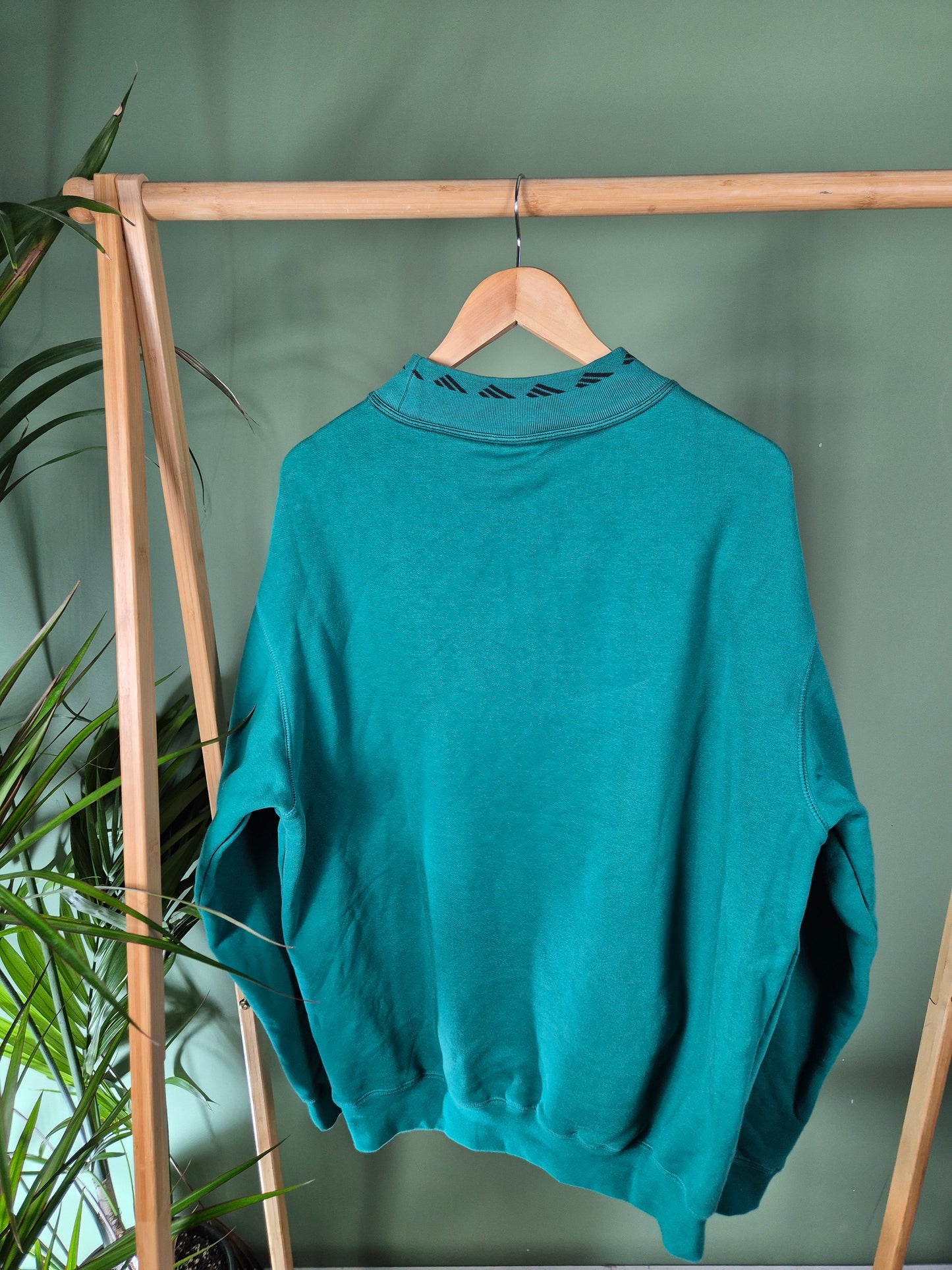 Adidas 90s equipment sweater maat L