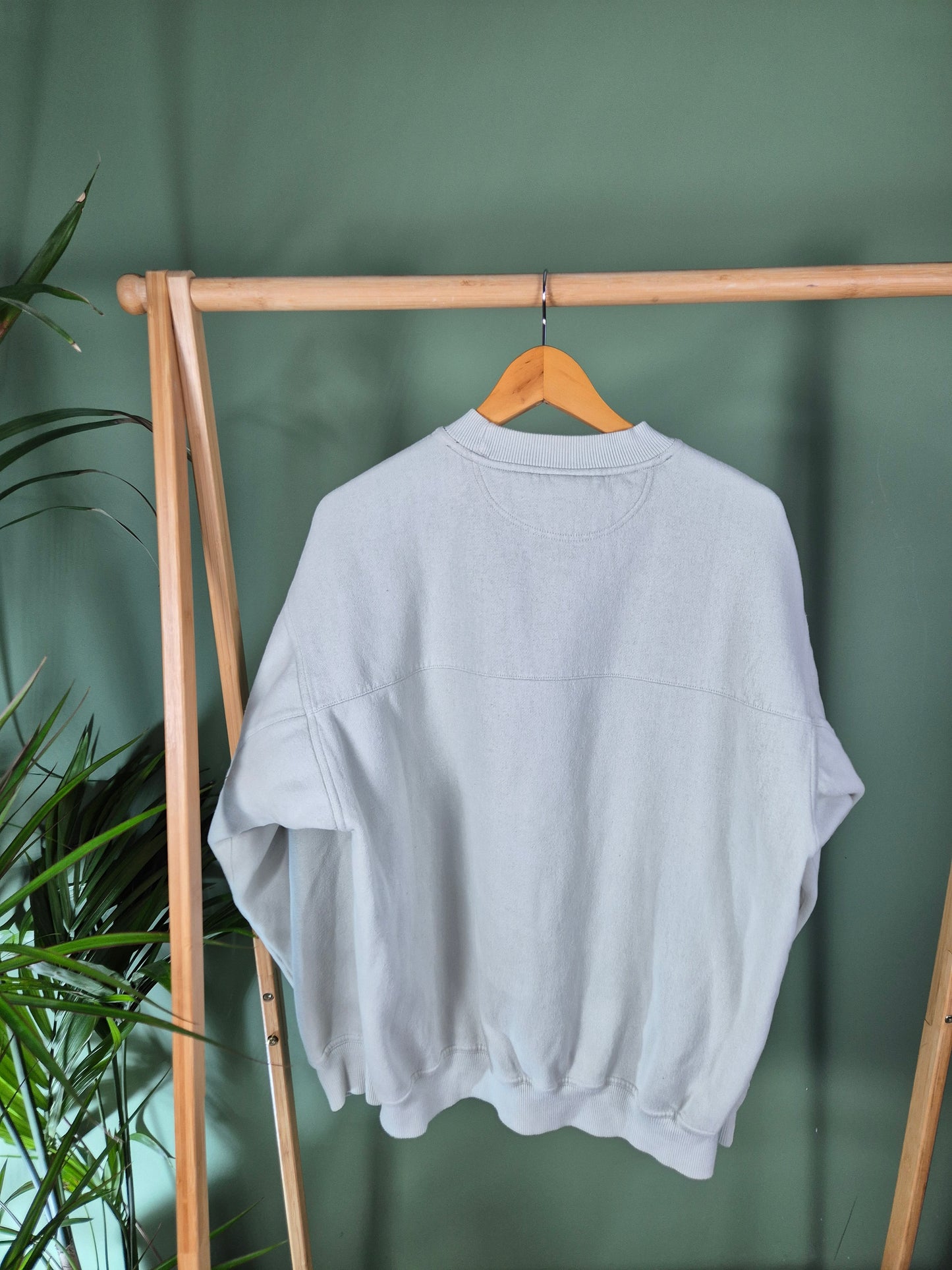 Adidas 90s front logo sweater maat L