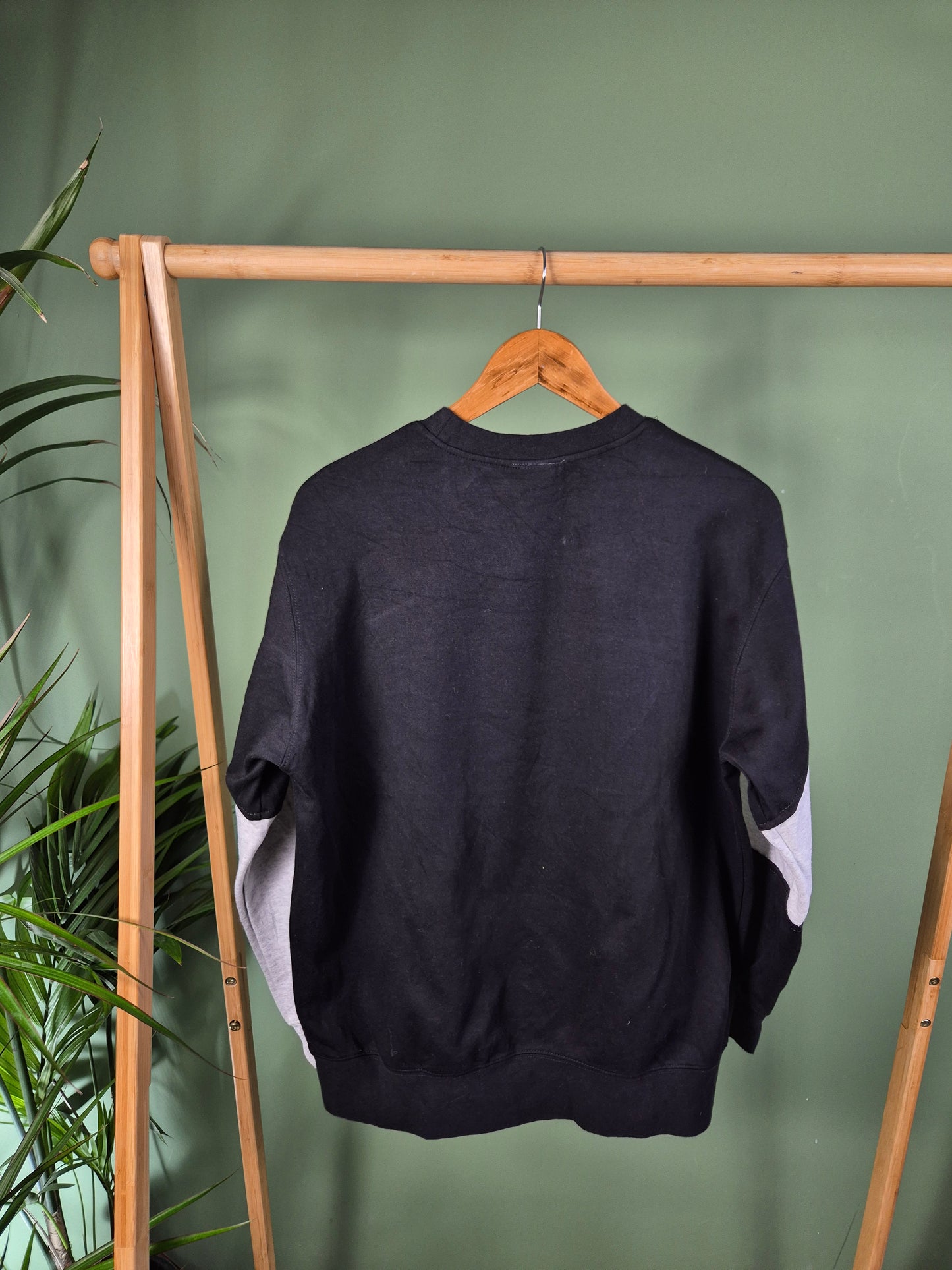 Nike 90s spell out rework sweater maat M