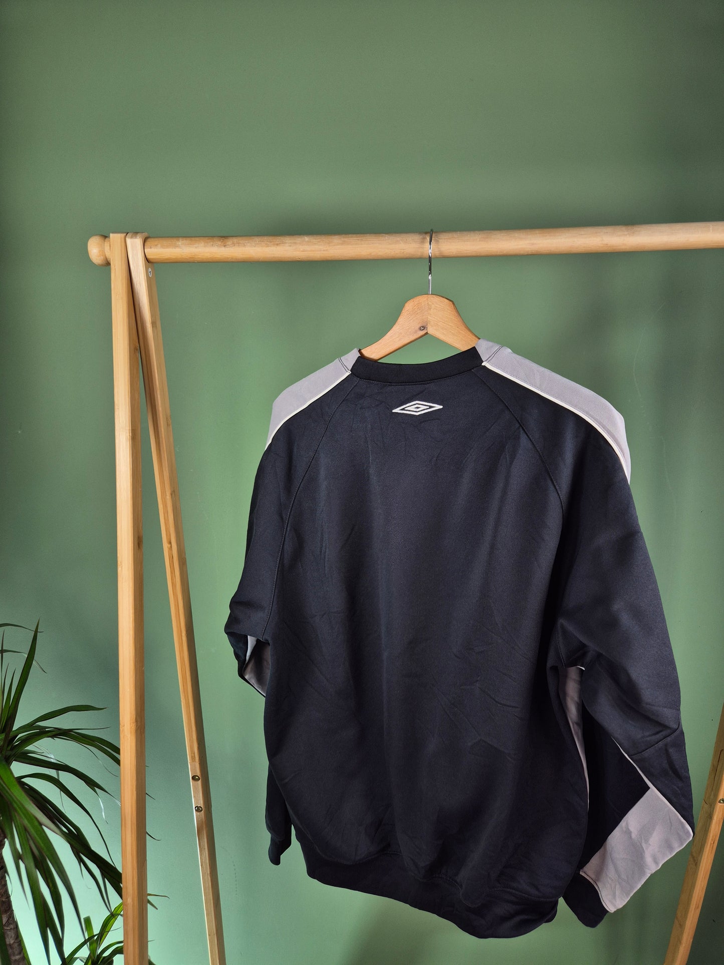 Umbro 90s Front Logo Sweater Heren | Grijs | Maat M