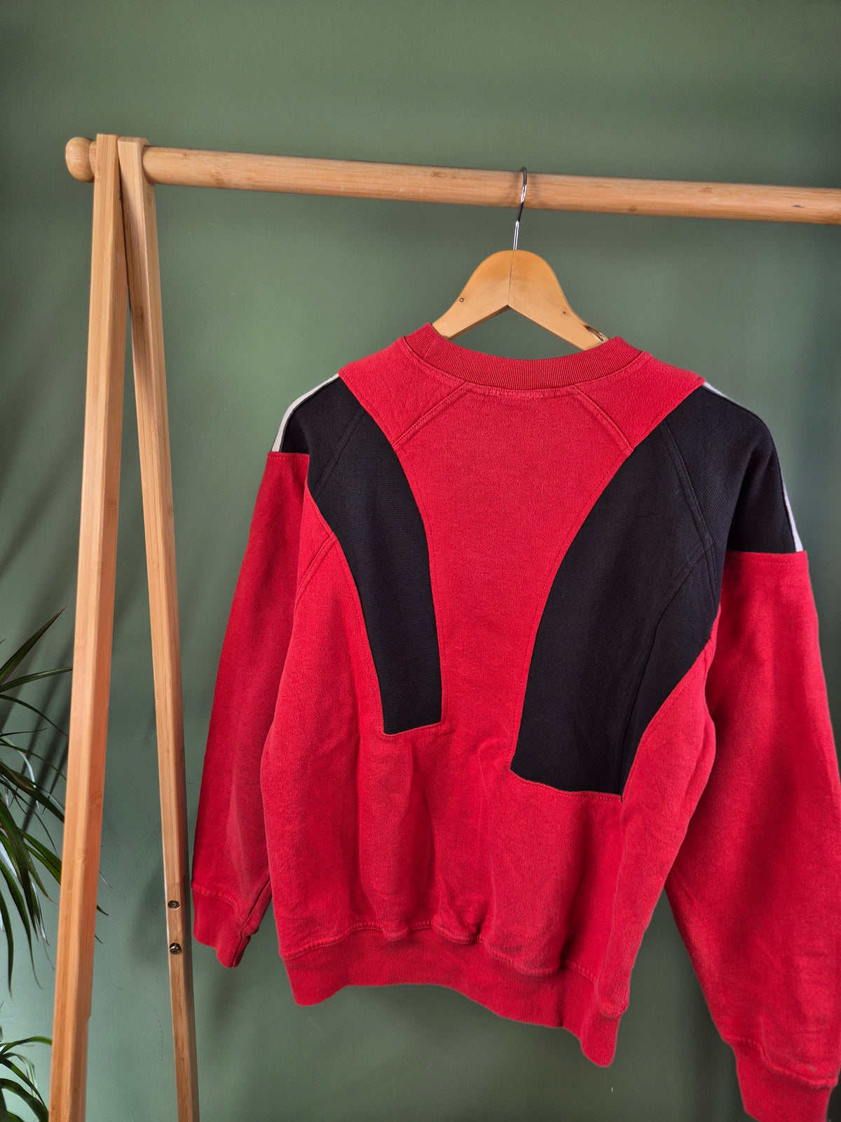 Adidas Rework 90s Chest Logo Sweatshirt Dames | Rood | Maat XS