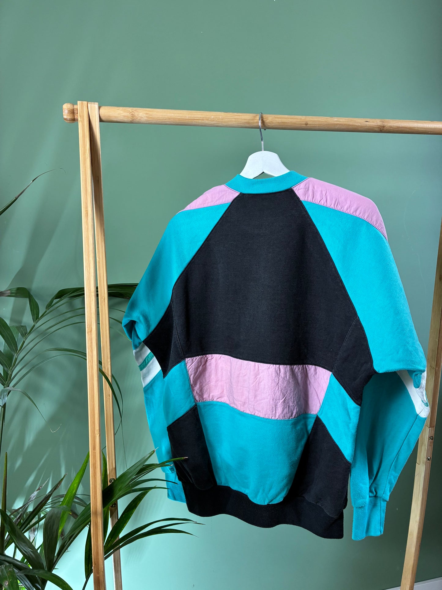 Adidas RARE 80s sweater maat M