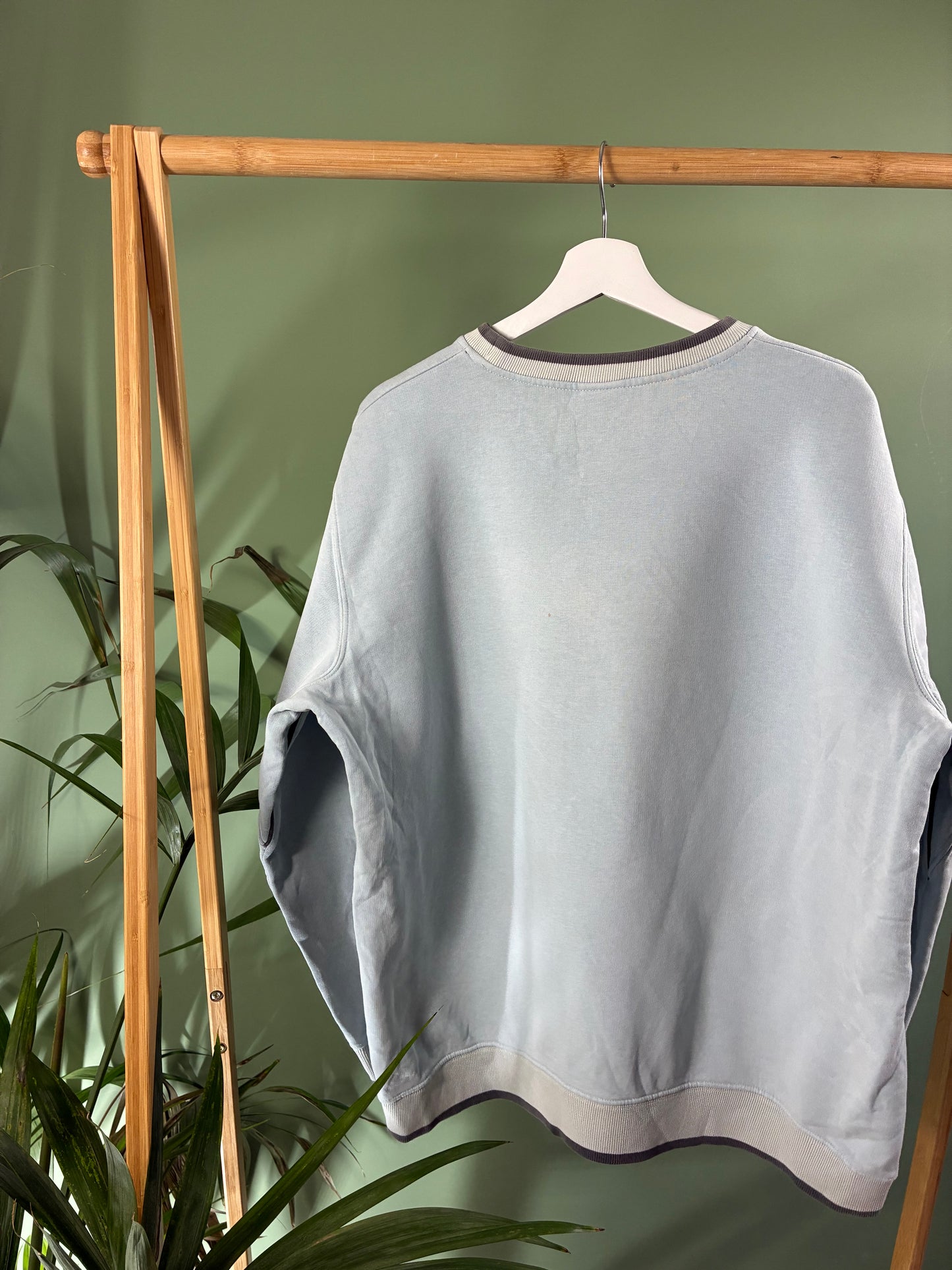 NIKE center swoosh sweater maat L