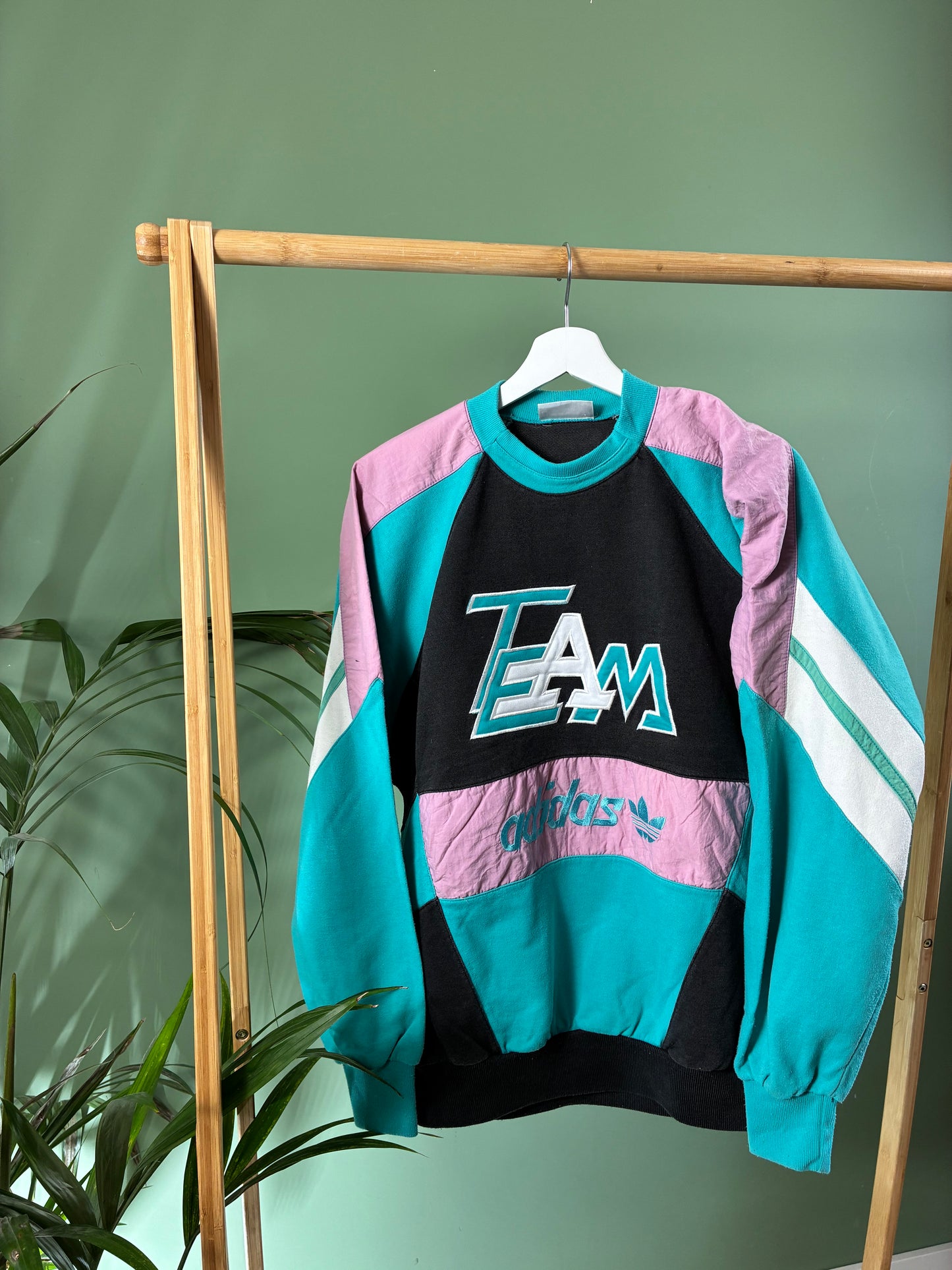 Adidas RARE 80s sweater maat M
