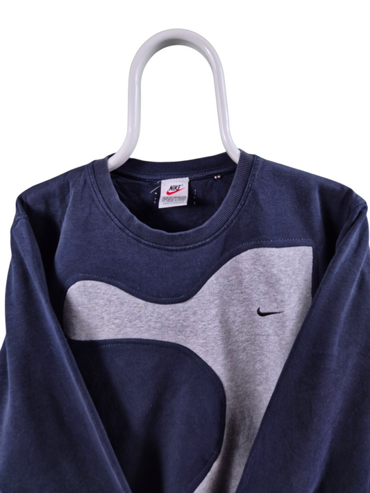 Nike 90s chest swoosh rework sweater maat M