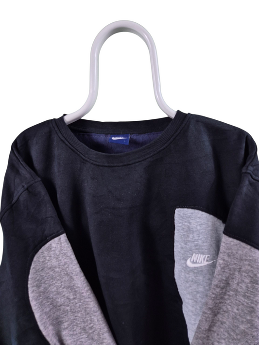 Nike chest logo rework sweater maat XL