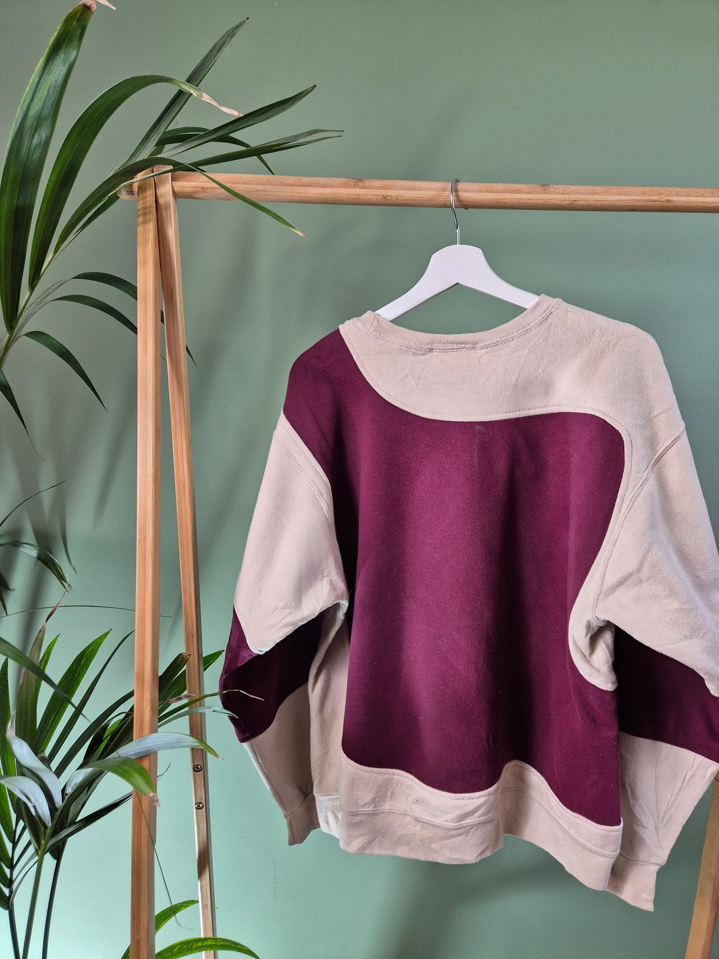 Nike 90s spell out rework sweater maat M