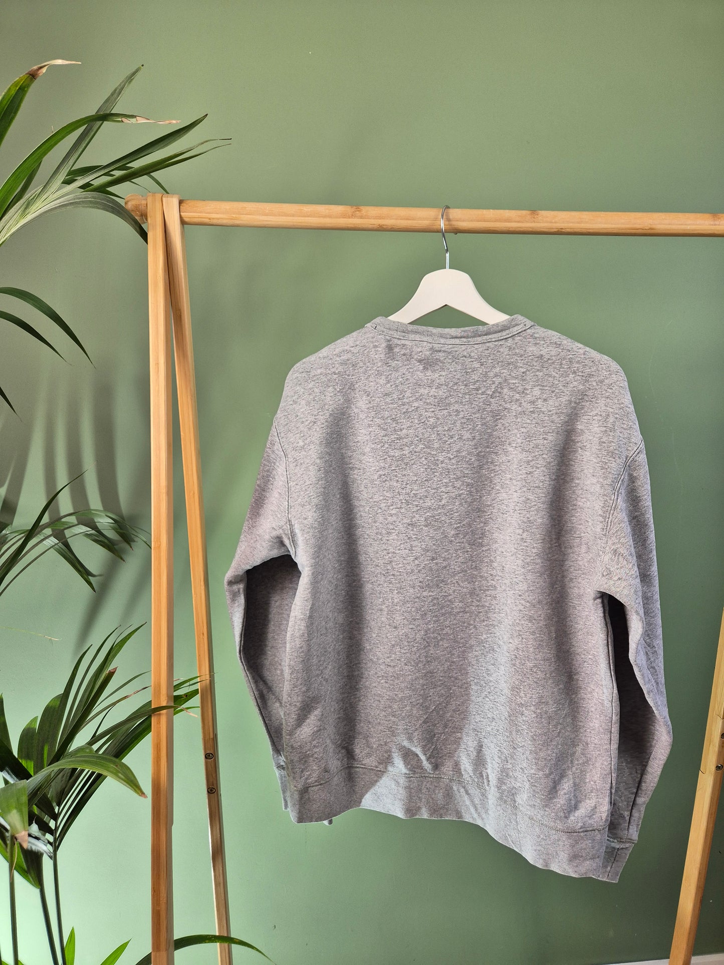 Nike chest logo sweater maat M