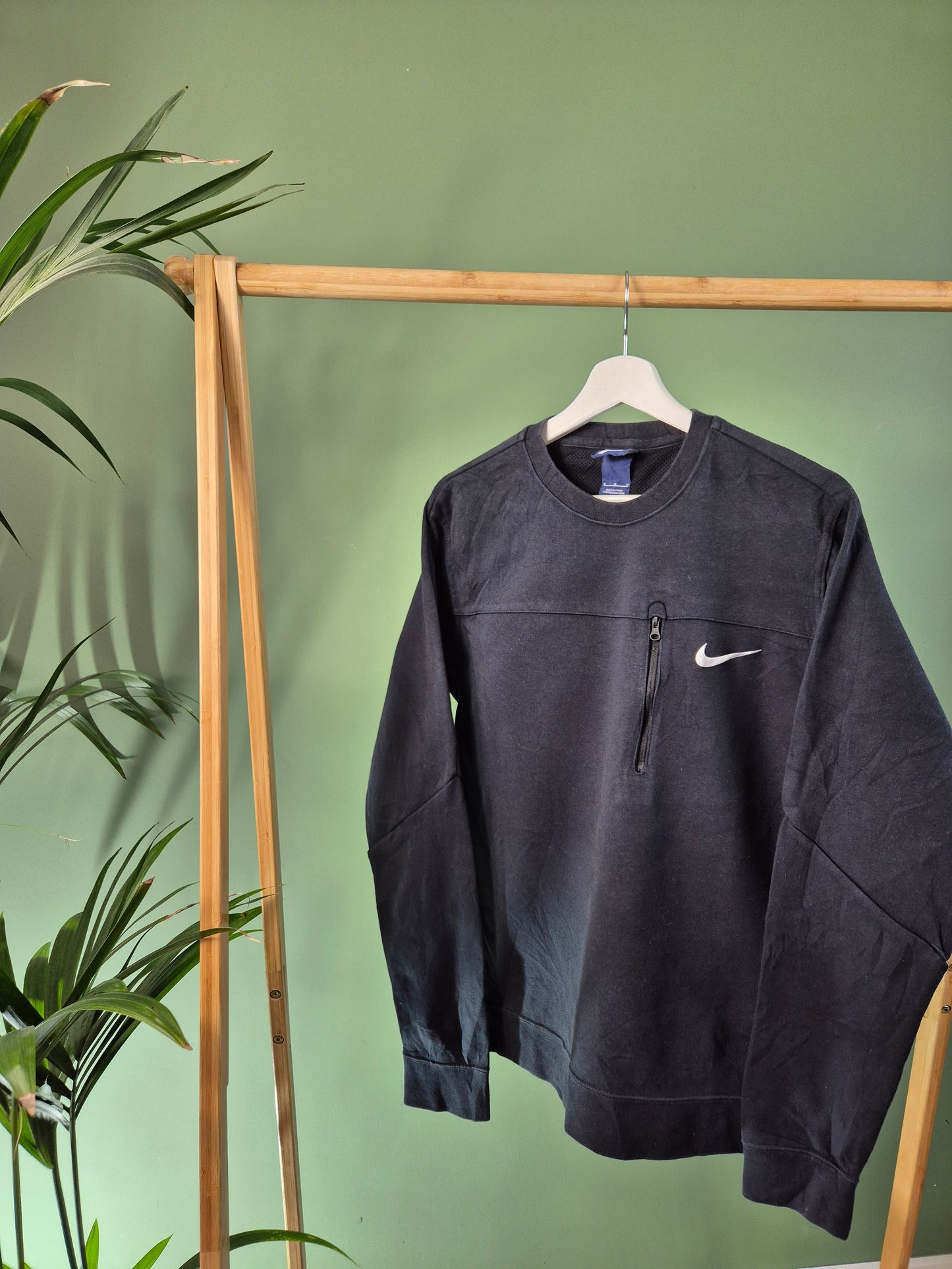 Nike chest logo slim fit sweater maat M