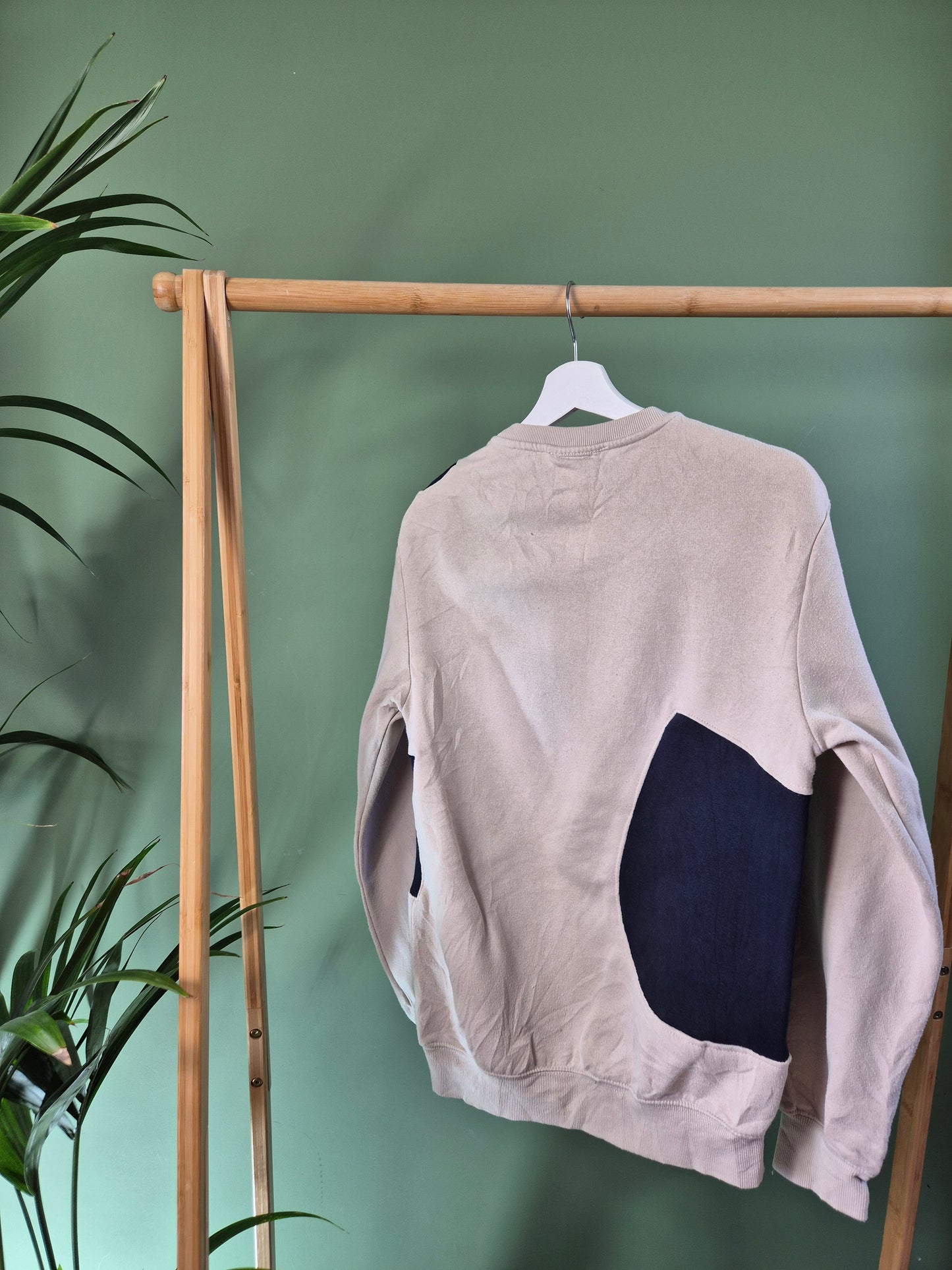 Nike chest swoosh reworked sweater maat S