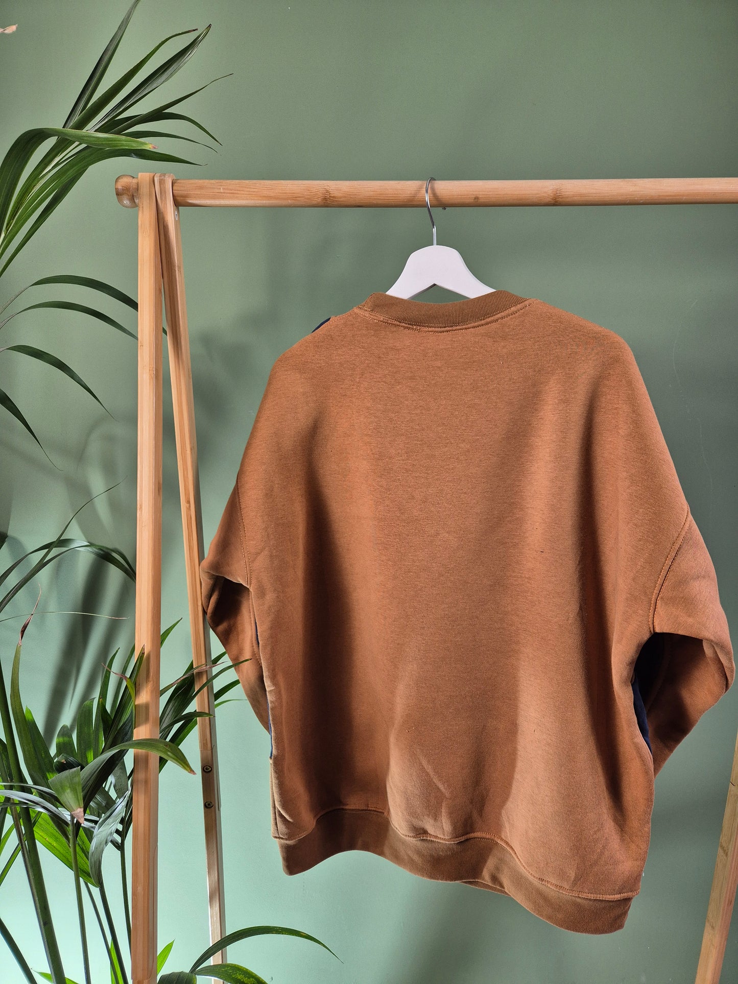 Nike 90s spell out rework sweater maat L