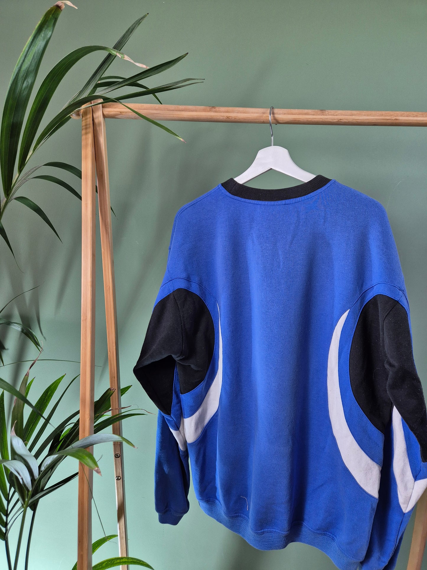 Puma 90s chest logo sweater maat XL