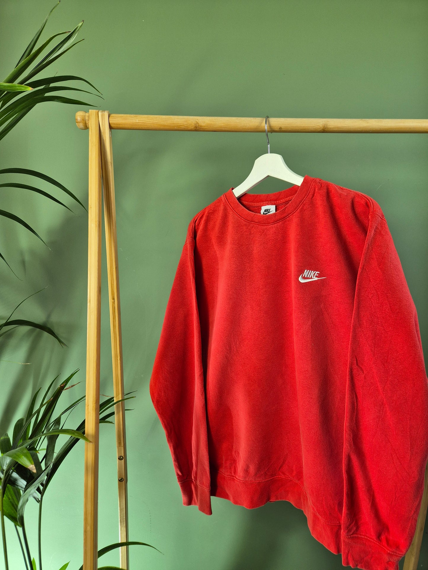 Nike chest logo sweater L