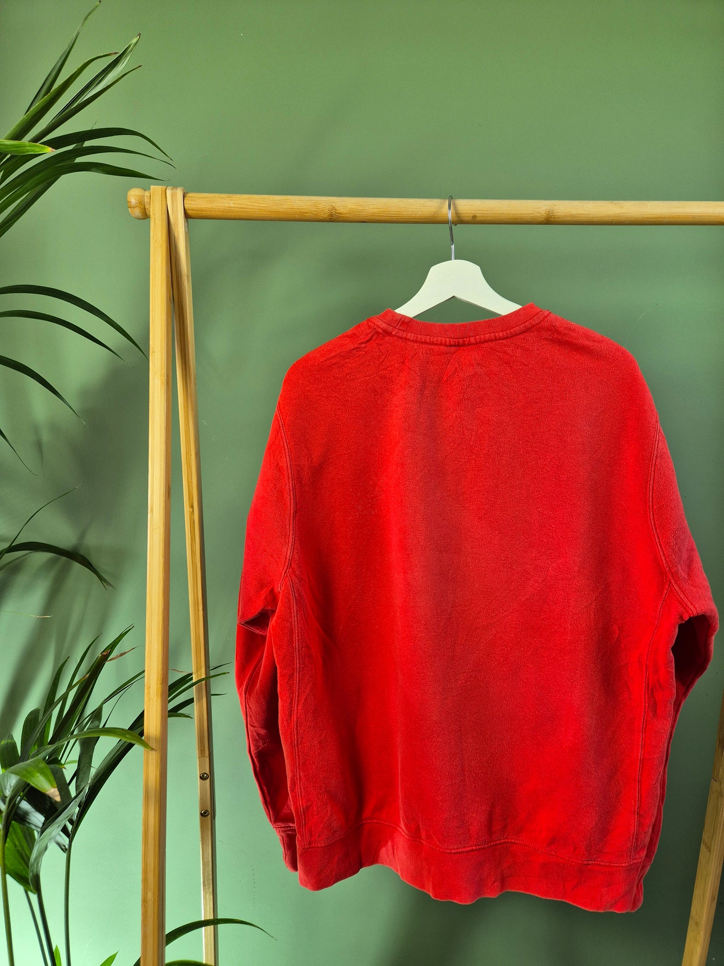 Nike chest logo sweater L