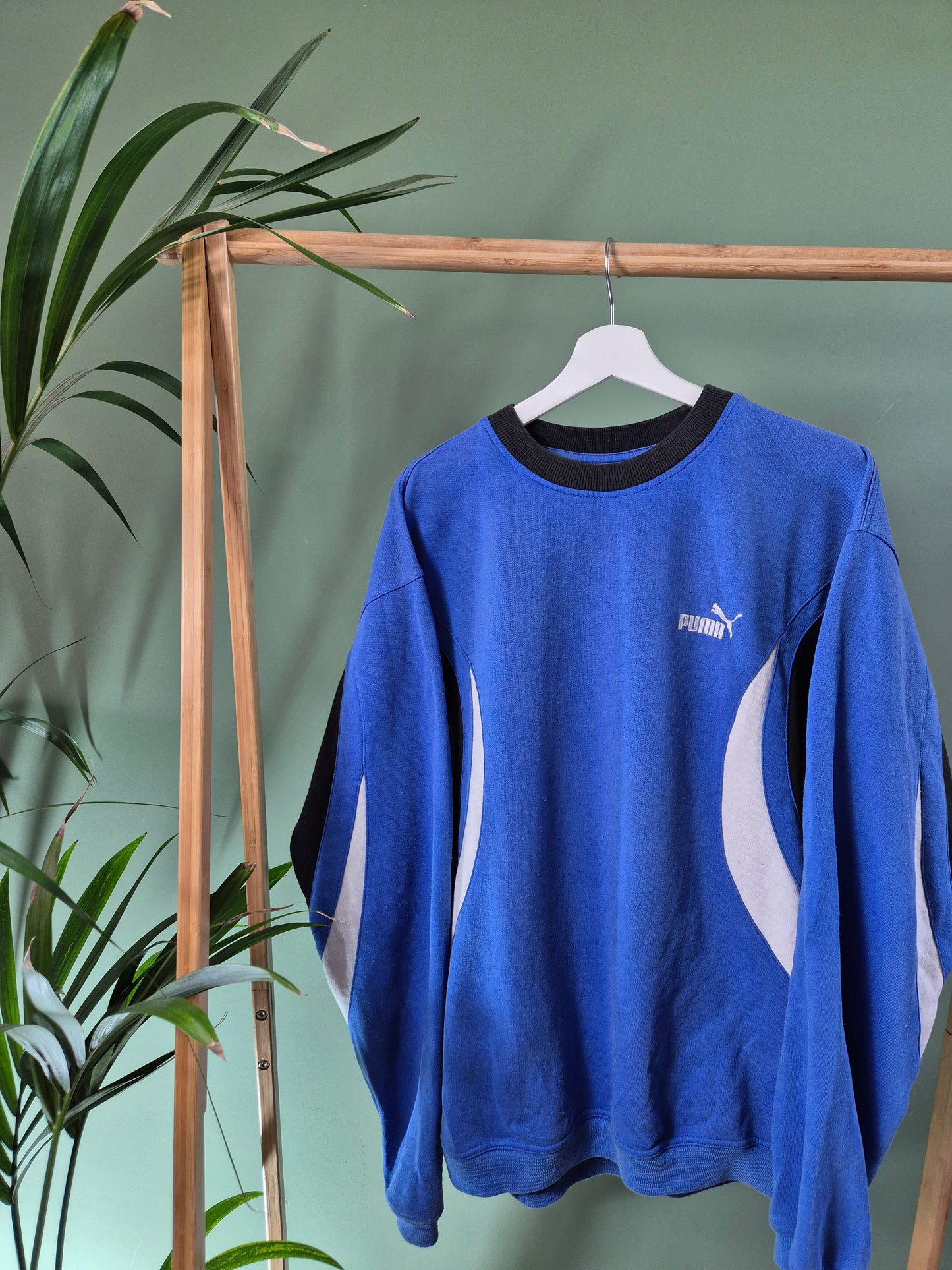 Puma 90s chest logo sweater maat XL