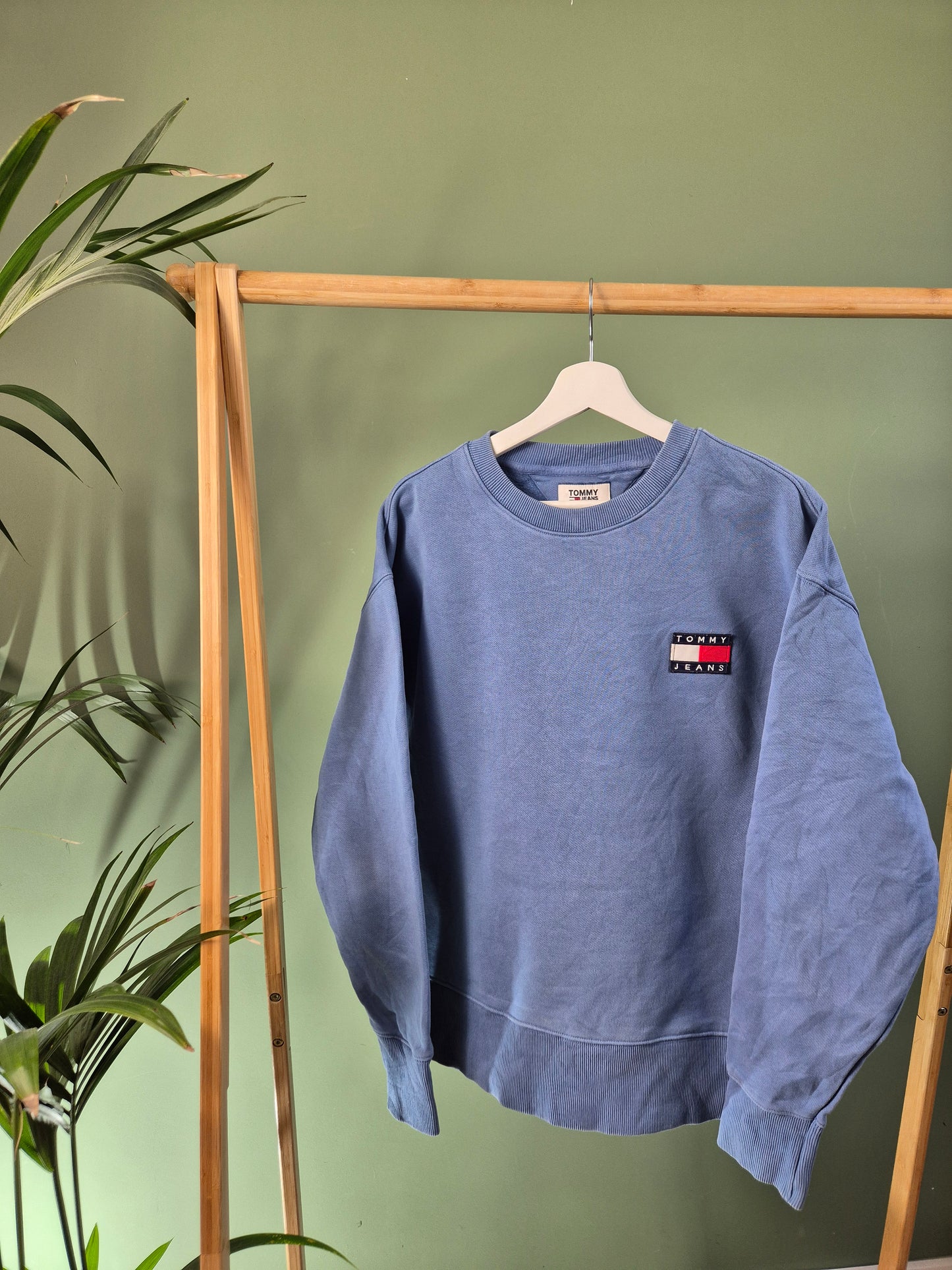 Tommy Hilfiger chest logo sweater maat M