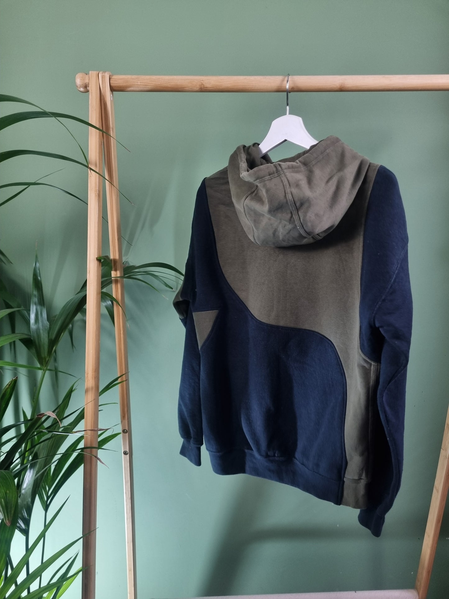 Nike rework chest swoosh hoodie maat S