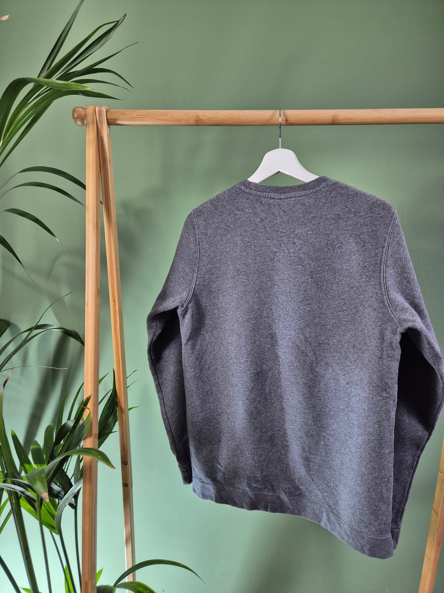 Nike chest swoosh sweater maat S