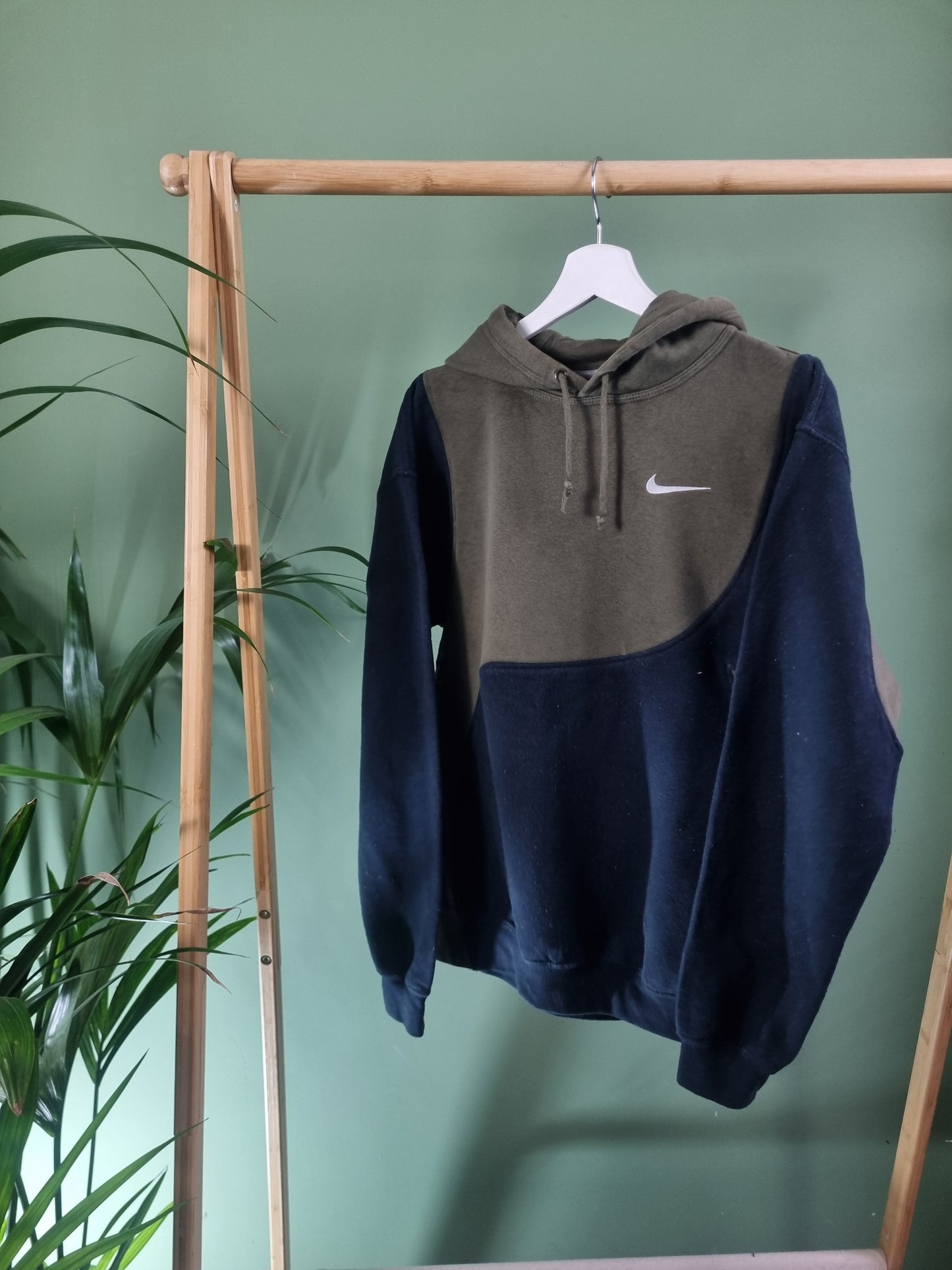 Nike rework chest swoosh hoodie maat S