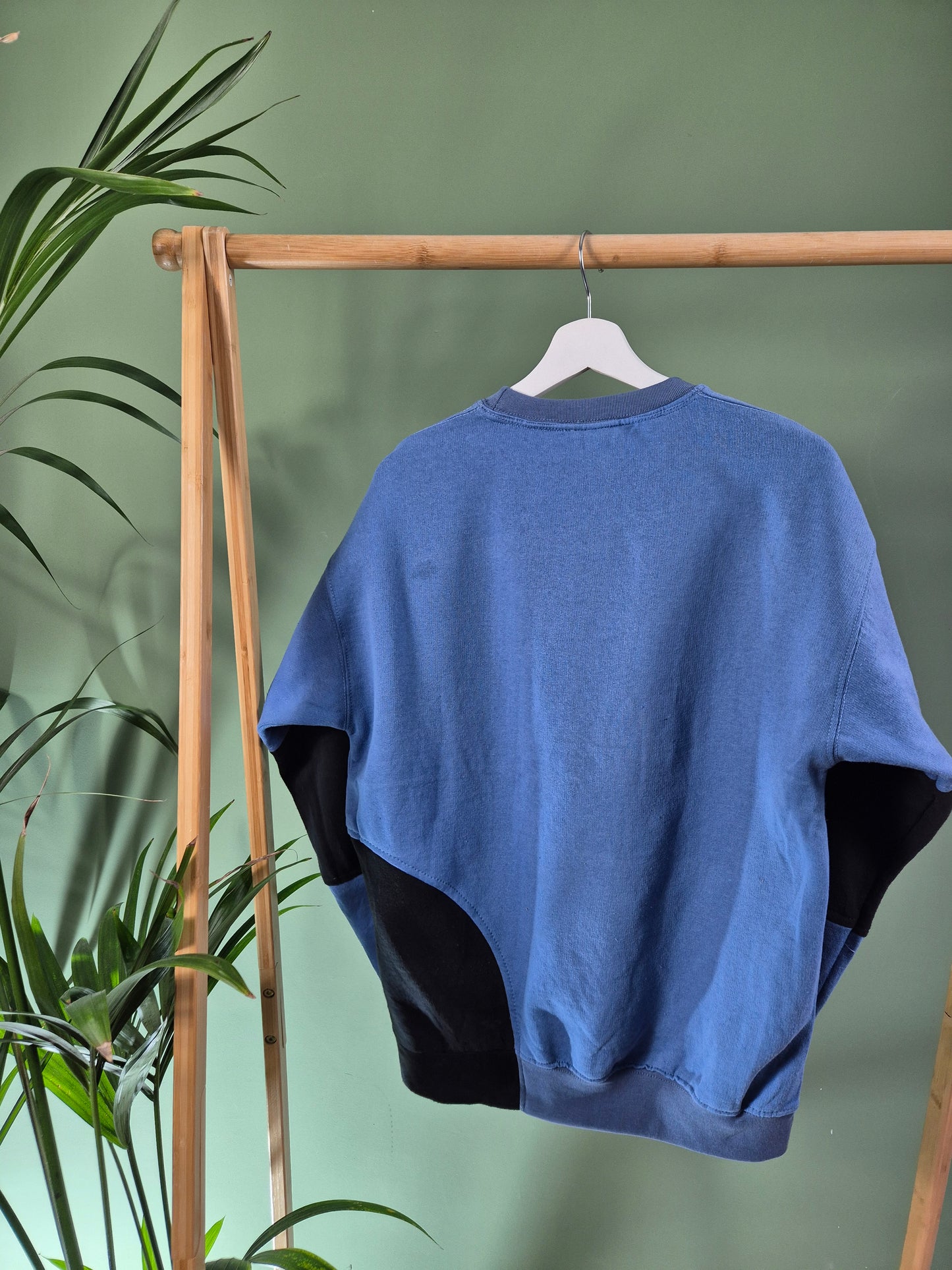 Nike 90s spell out rework sweater maat M