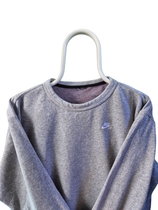 Nike chest logo sweater maat M