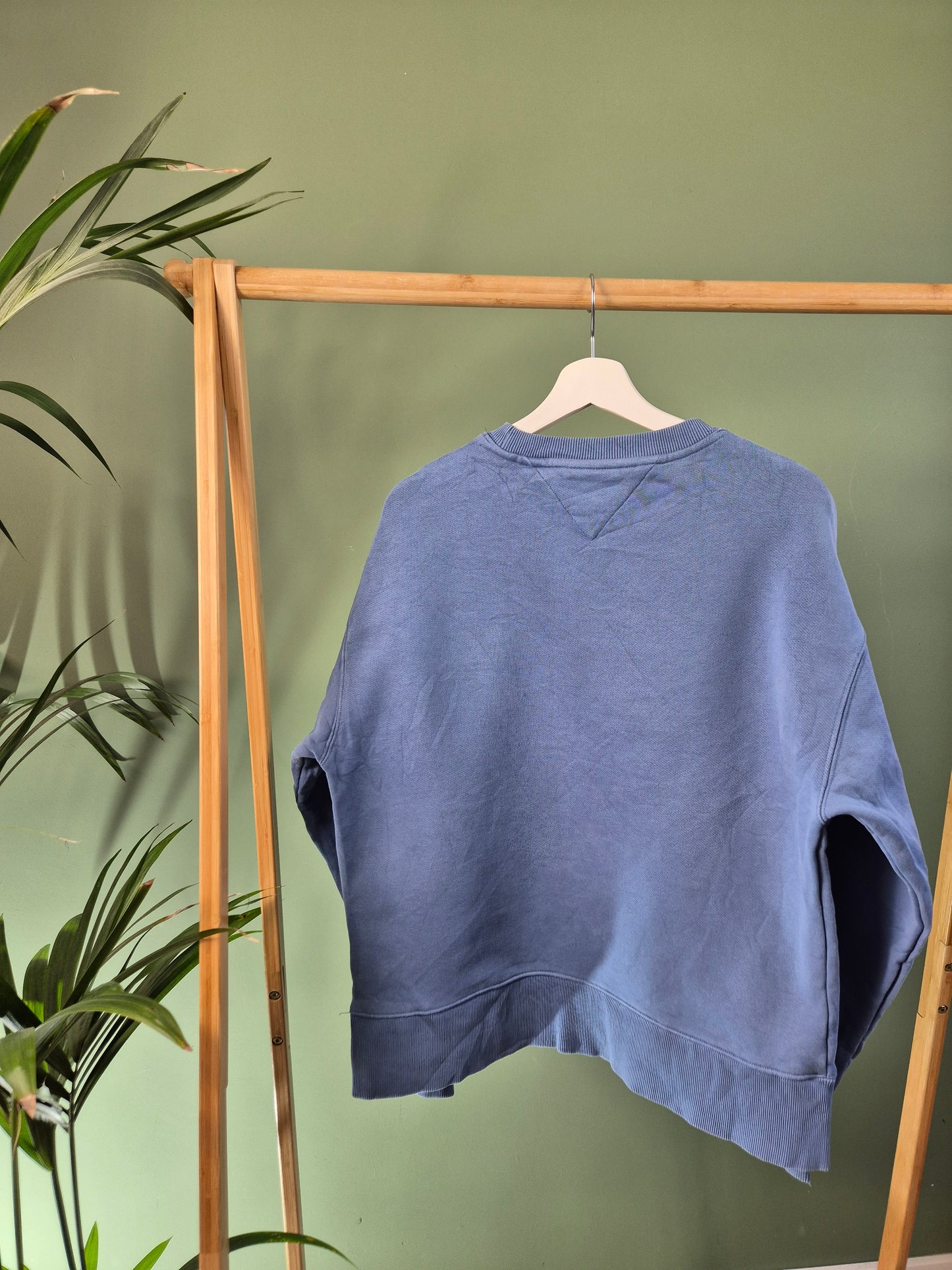 Tommy Hilfiger chest logo sweater maat M