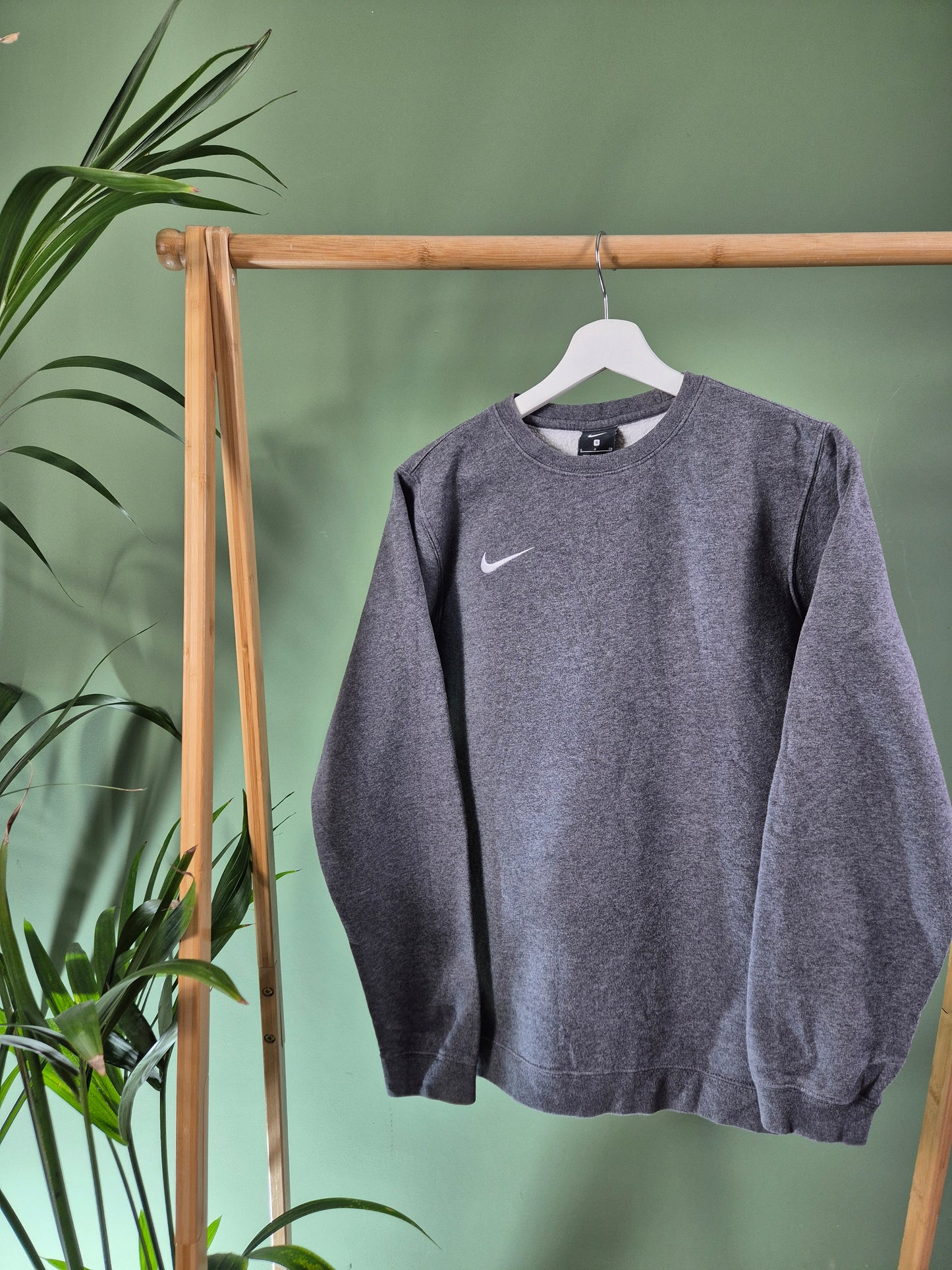 Nike chest swoosh sweater maat S