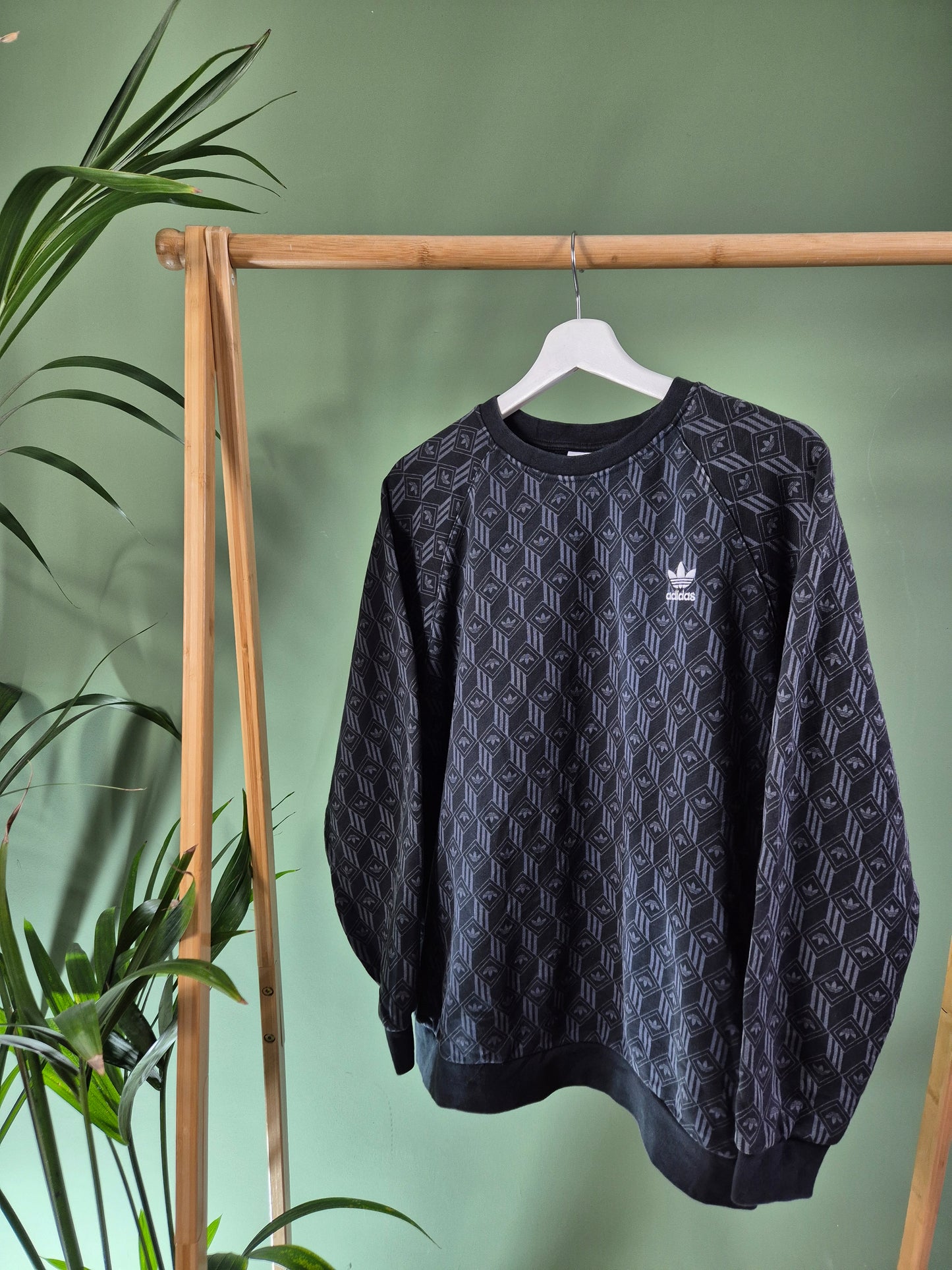 Adidas all over print maat L