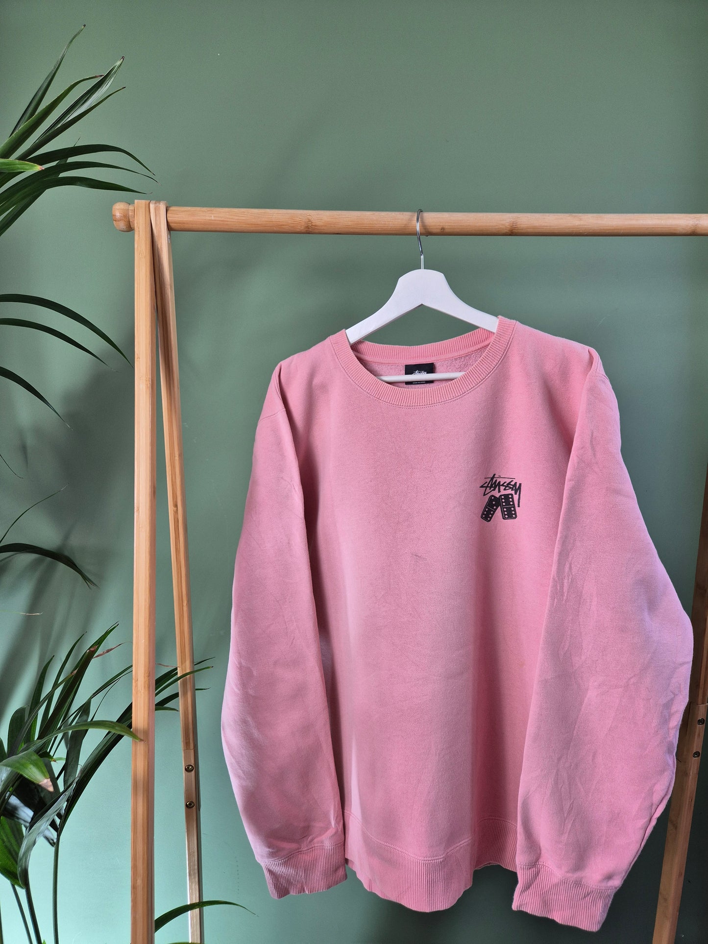 Stussy back print sweater maat L