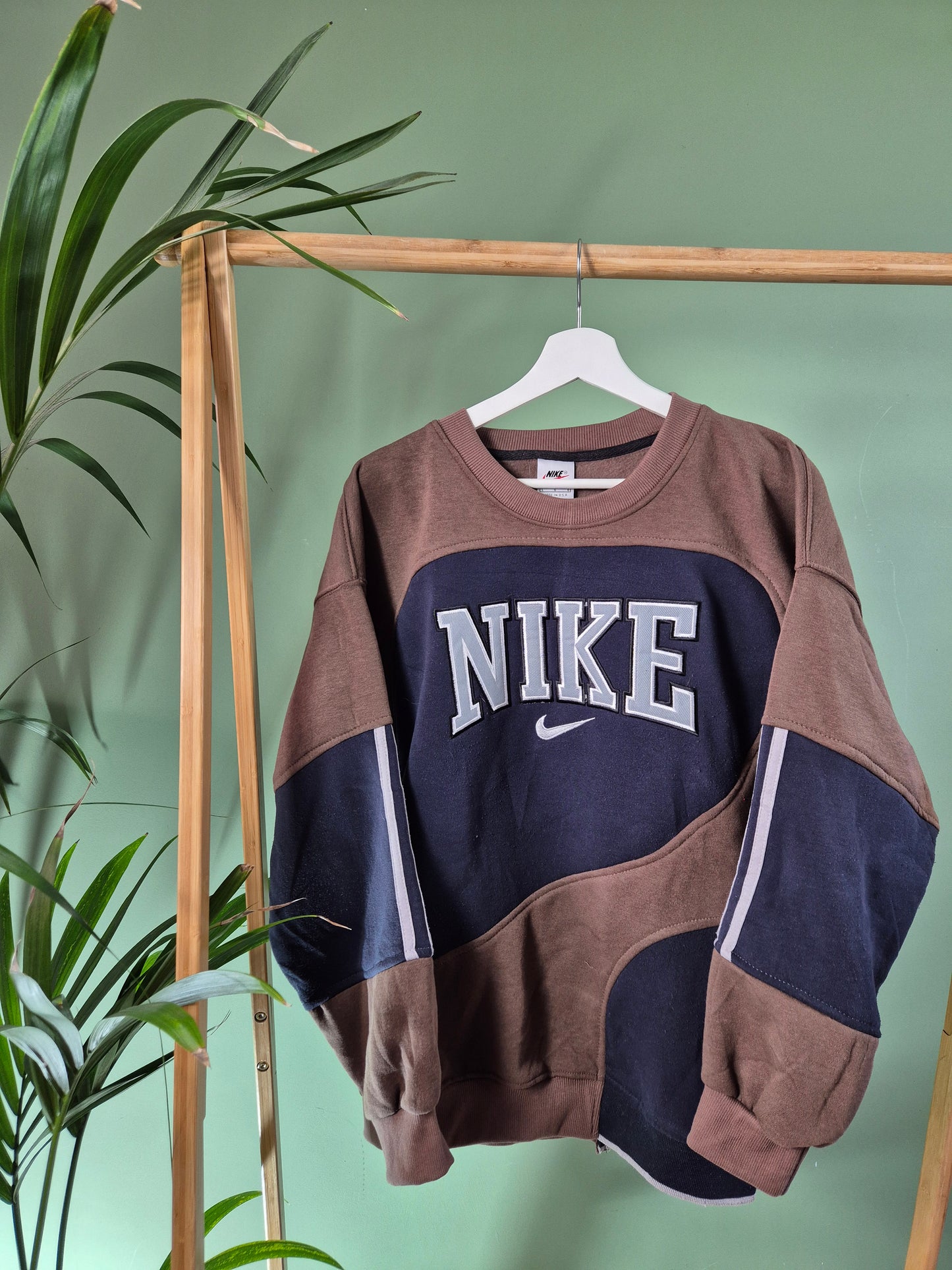 Nike 90s rework sweater maat L