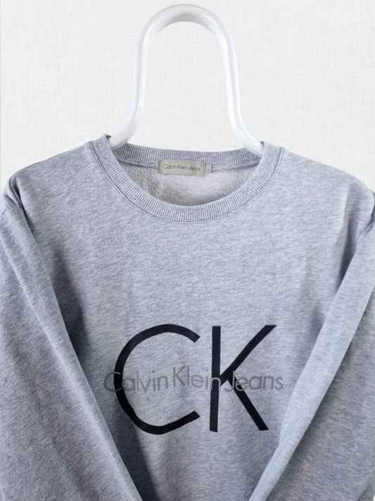 Calvin Klein front logo sweater maat L