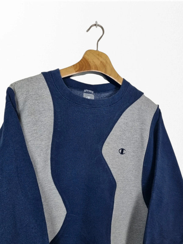 Champion chest logo sweater maat S