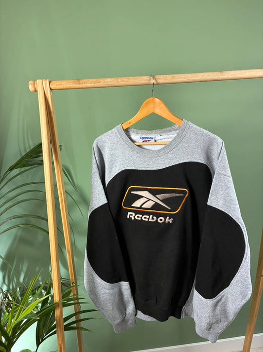 Vintage Reebok logo rework sweater maat XL