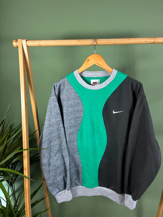 Vintage 90s Nike swoosh rework sweater maat L