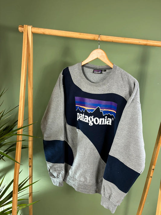 Vintage Patagonia logo rework sweater maat L